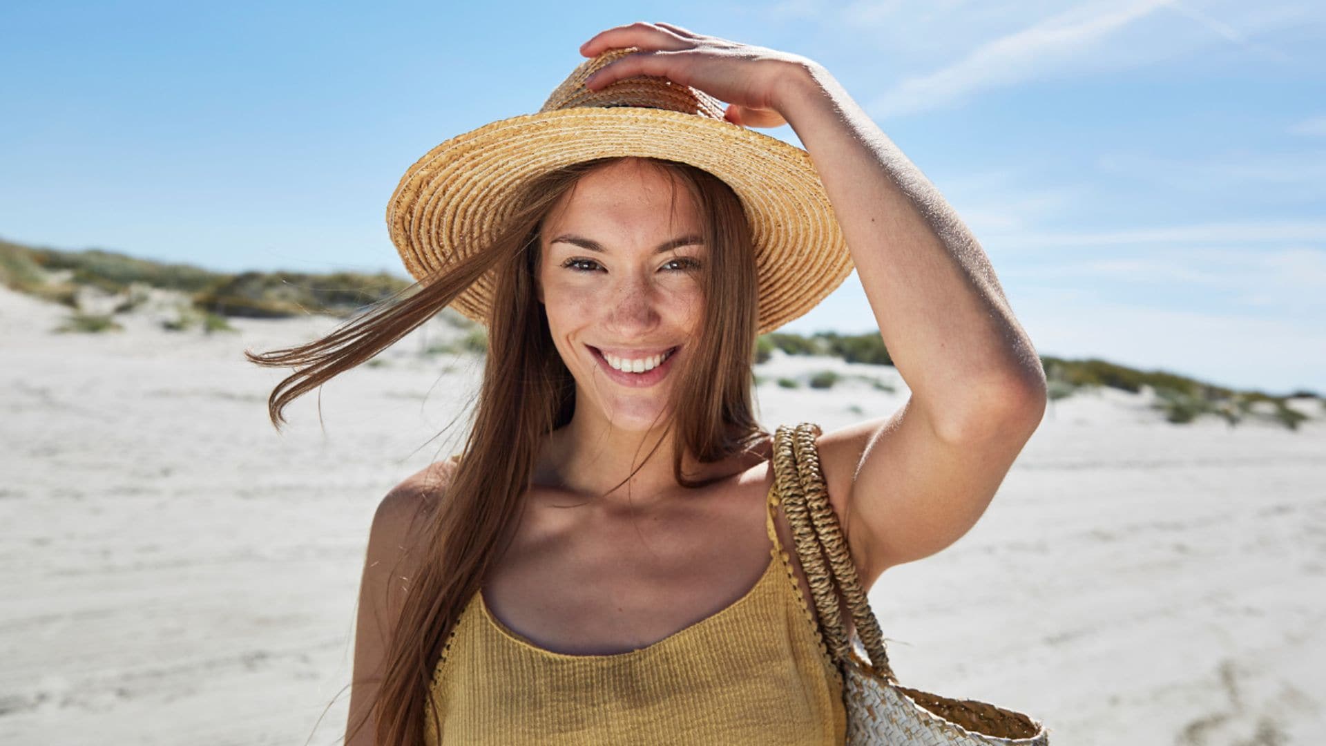 Cepillos y productos antiencrespamiento que te van a solucionar los días de playa