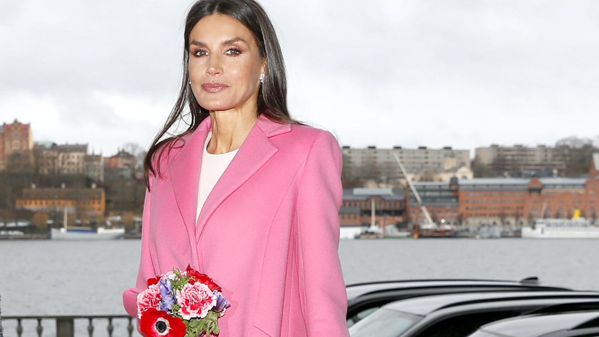 Los detalles de los looks de la Reina en Suecia: de un diseño exclusivo a su tiara