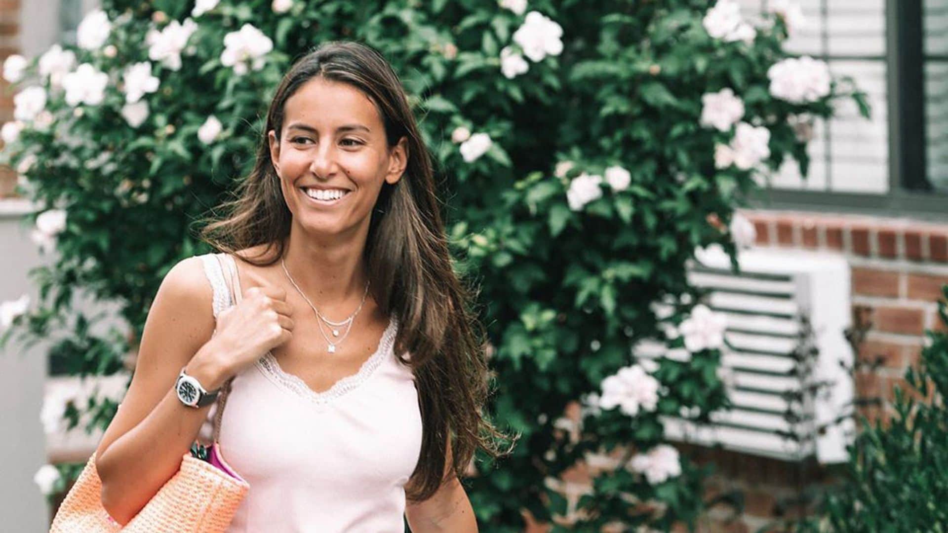 Ana Boyer estrena el verano con un original posado en bikini