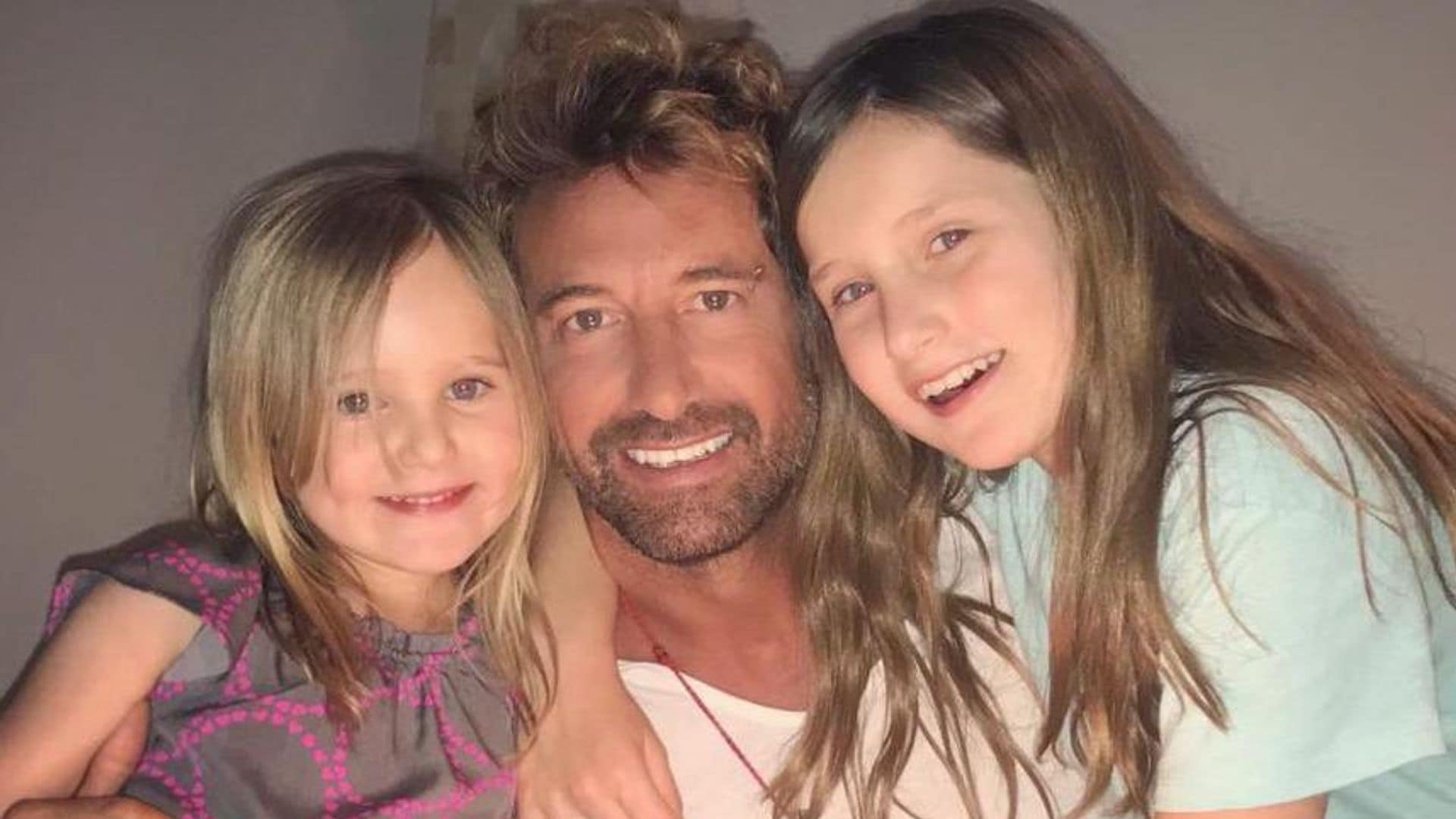 Las hijas de Gabriel Soto y Geraldine Bazán debutan en la telenovela de su papá