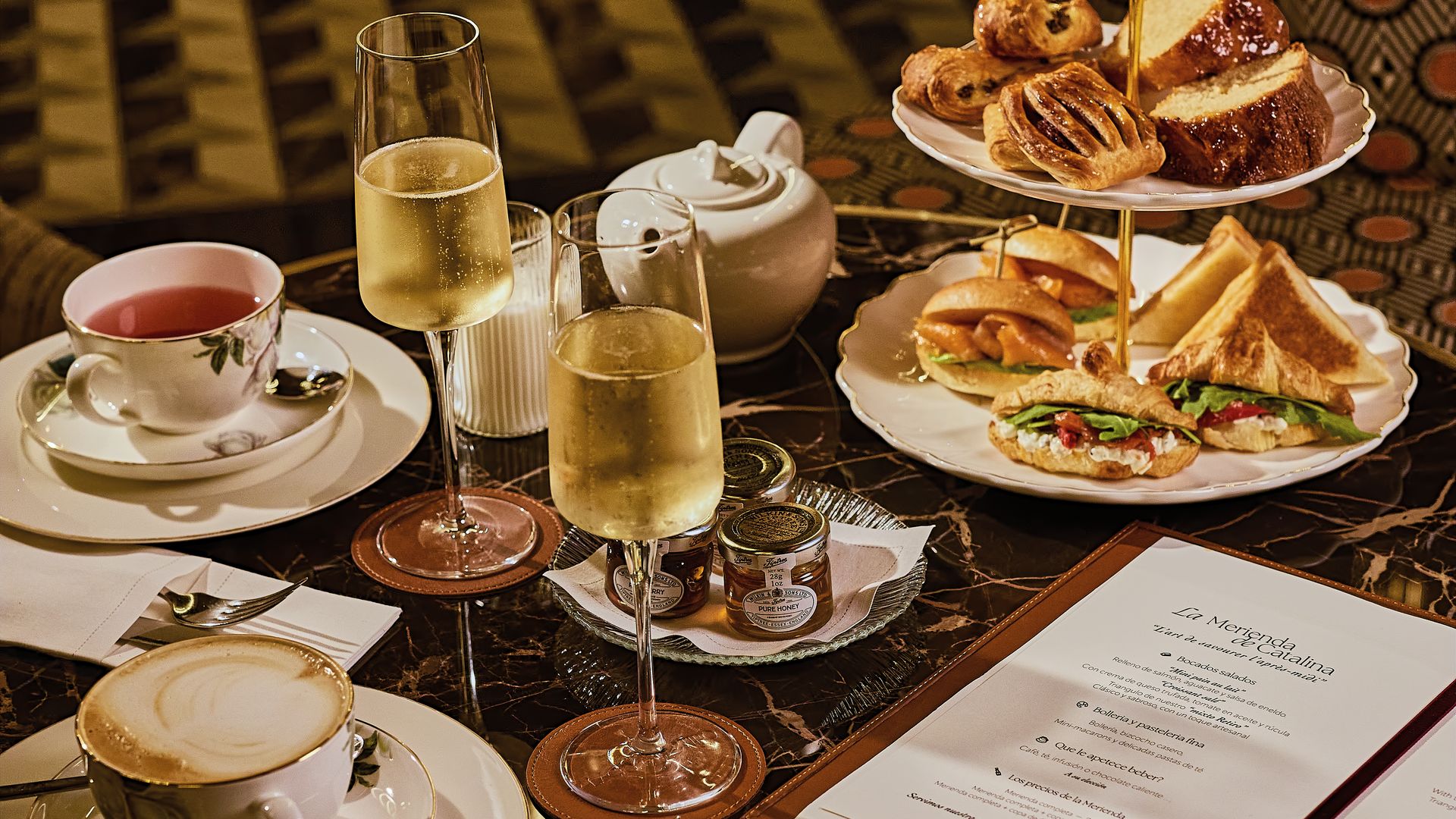 La merienda de Catalina en el hotel Palacio del Retiro, Autograph Collection