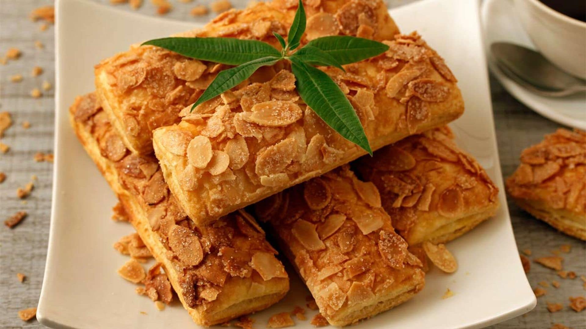 Hojaldres crujientes de almendra