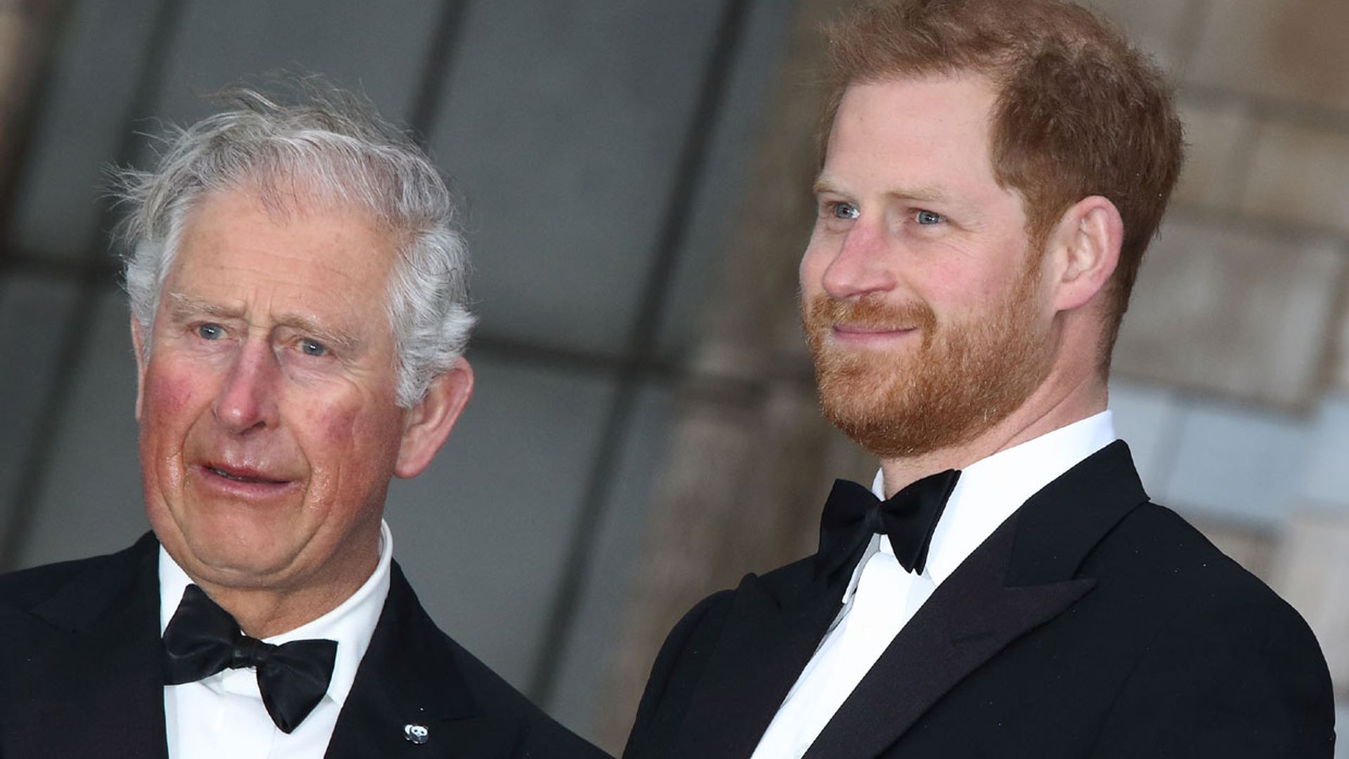 El príncipe Harry se desvincula del escándalo que salpica a la fundación de su padre