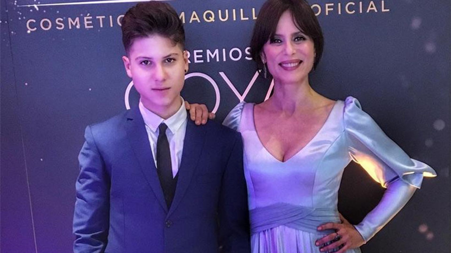 AITANA SÁNCHEZ-GIJÓN, UNA MADRE ORGULLOSA CON SU HIJO EN LOS GOYA