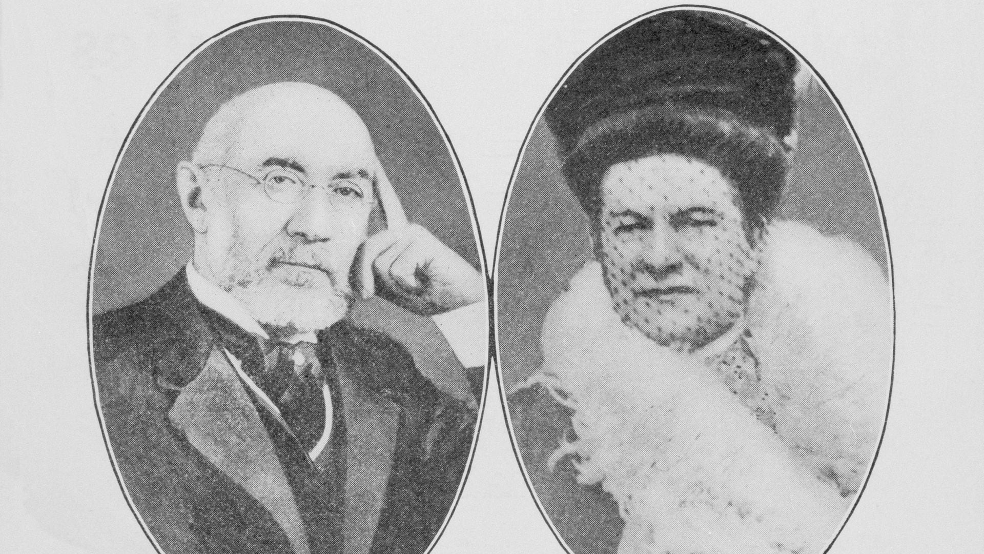 Isidor y Ida Straus junto a Charles M. Hays, Henry B. Harris y J. B. Taylor, cinco de las víctimas del Titanic