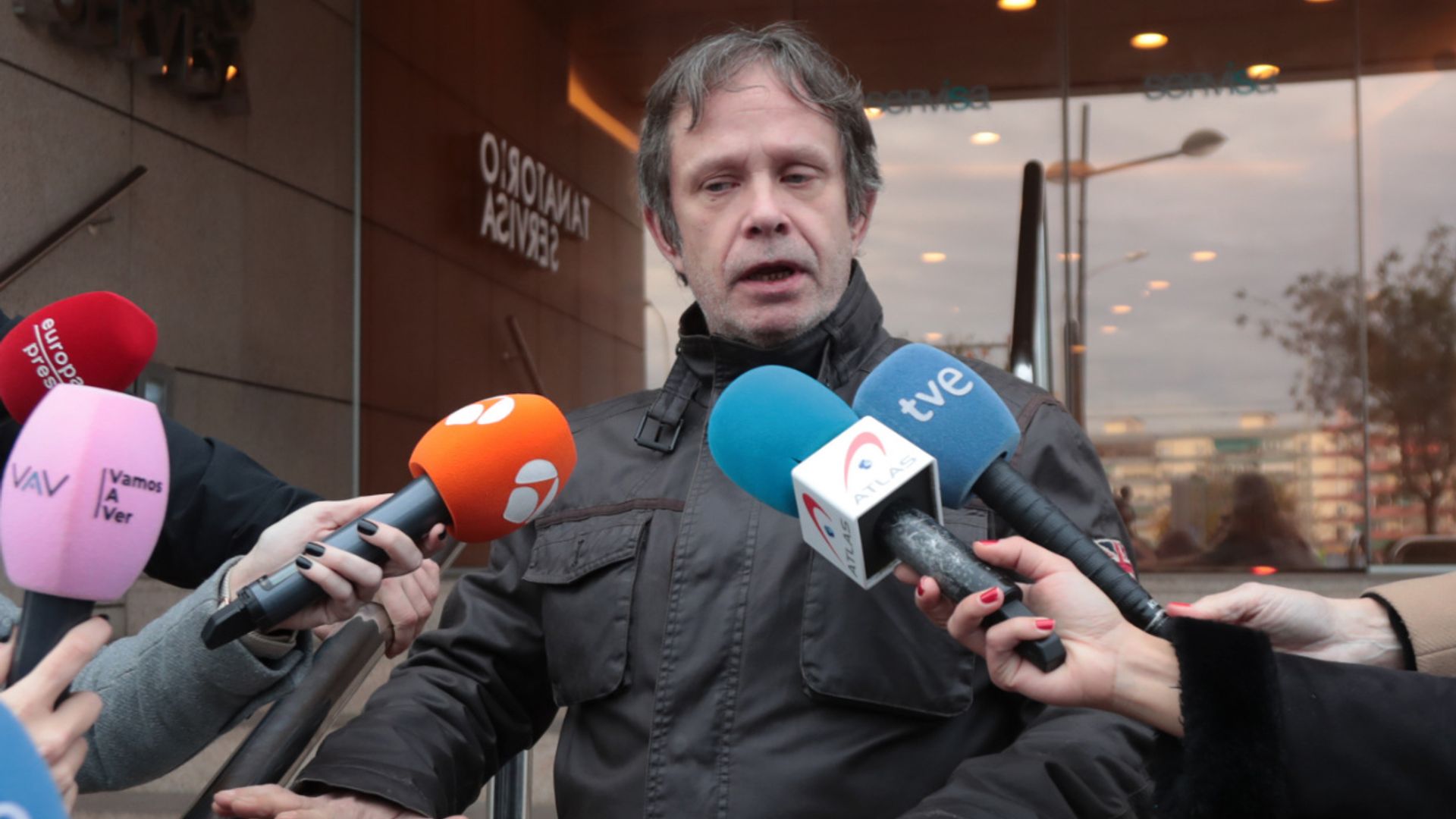 ¿Qué pasó en el tanatorio de Paco Arévalo con Malena Gracia? Su hijo Francisco, tajante, explica lo sucedido