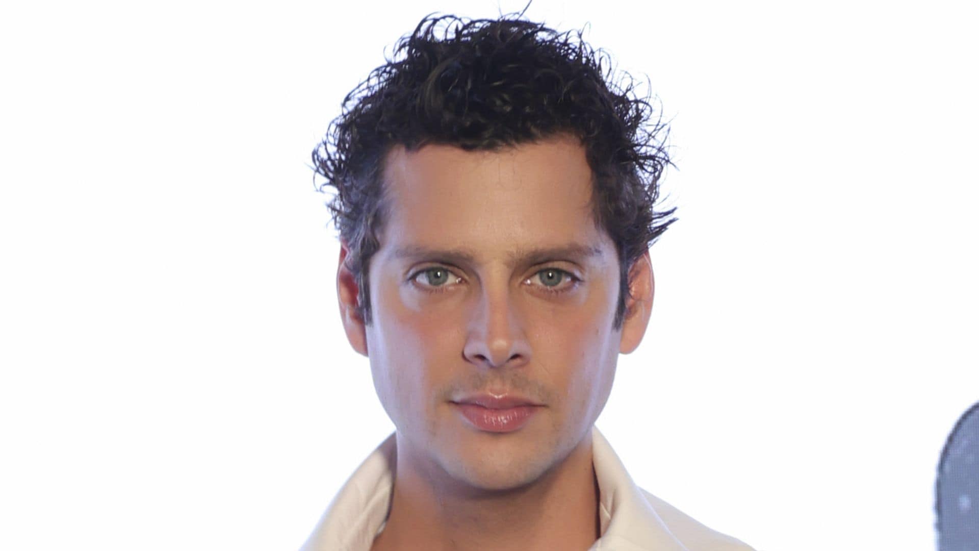 Eduardo Casanova reivindica en los Premios Feroz a quienes viven con VIH: “Hay que ser muy valiente para vivir en este infierno”