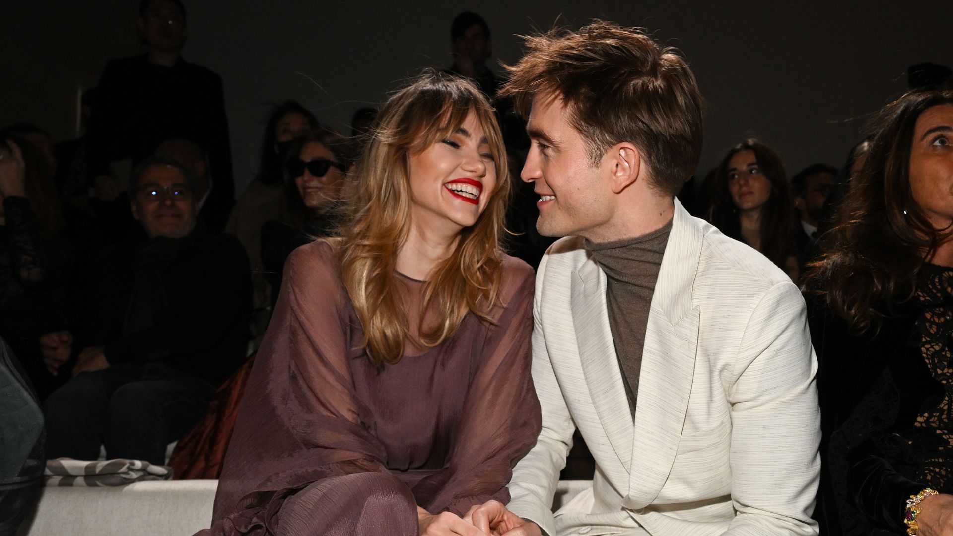 Suki Han Rapper Suki Waterhouse y Robert Pattinson, ¿se han casado en secreto?