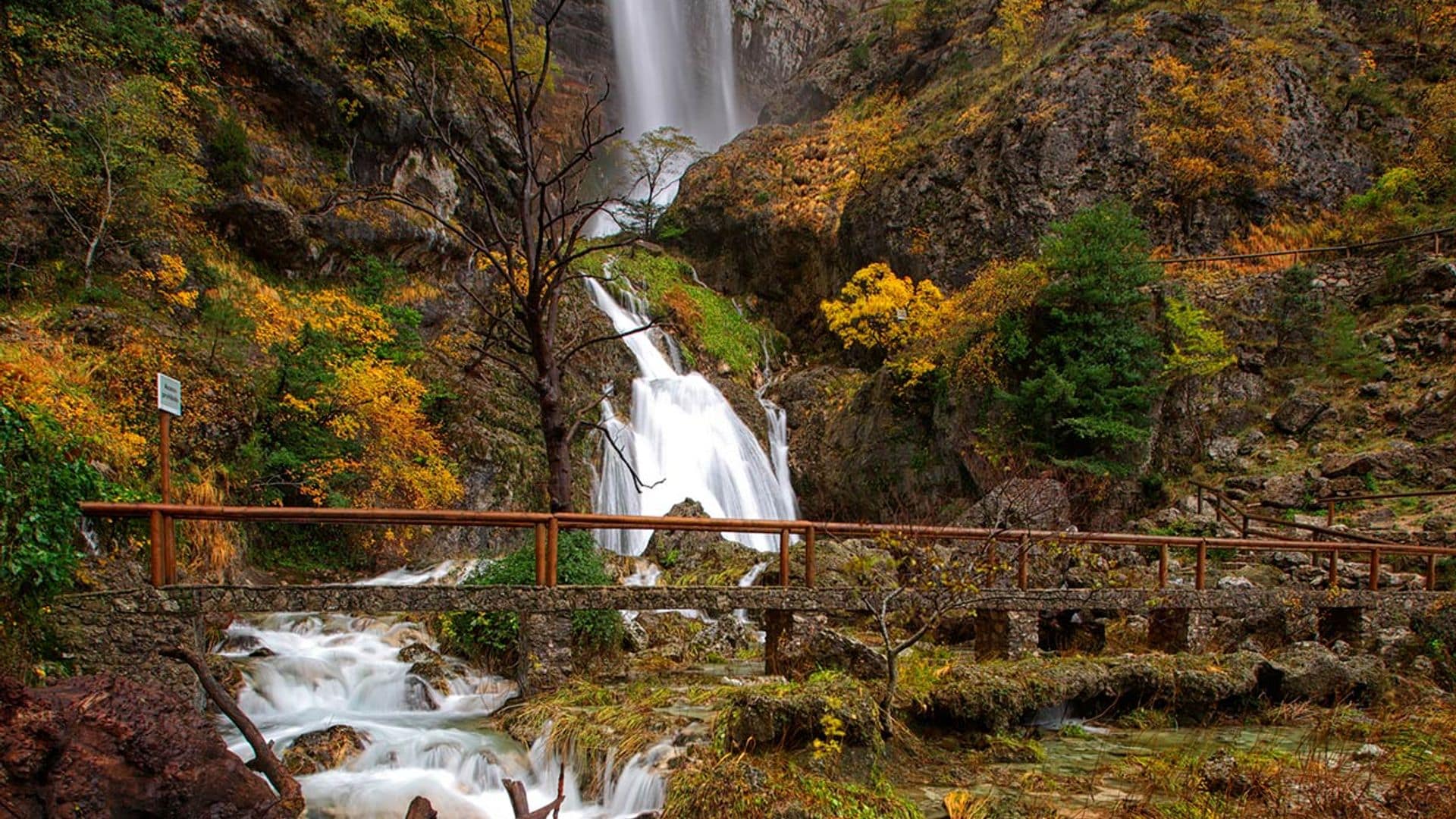 Los Chorros del río Mundo y el primer 'reventón' de la temporada