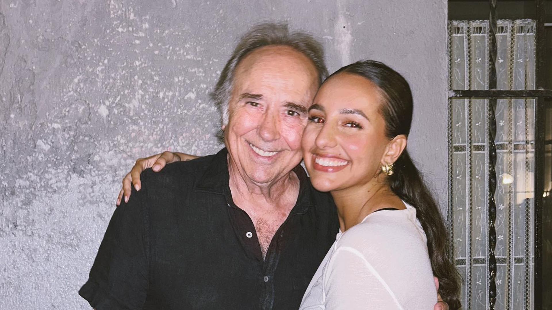 Luna y su abuelo, el célebre compositor Joan Manuel Serrat