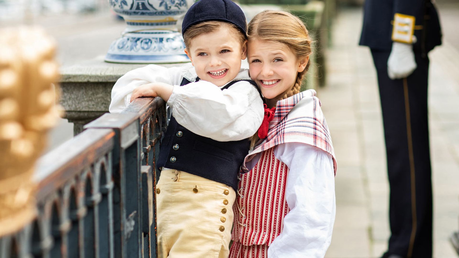 ¡Tres trajes para tres ducados! Victoria de Suecia y sus hijos nos derriten en el Día Nacional