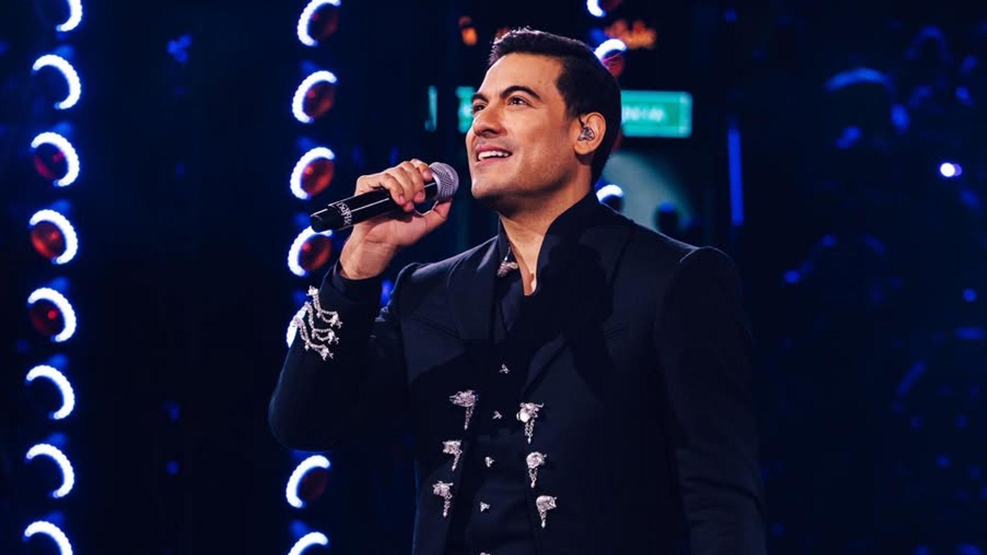 Carlos Rivera habla de lágrimas, energía en el escenario y la magia del mariachi en la Plaza de Toros ‘La México'