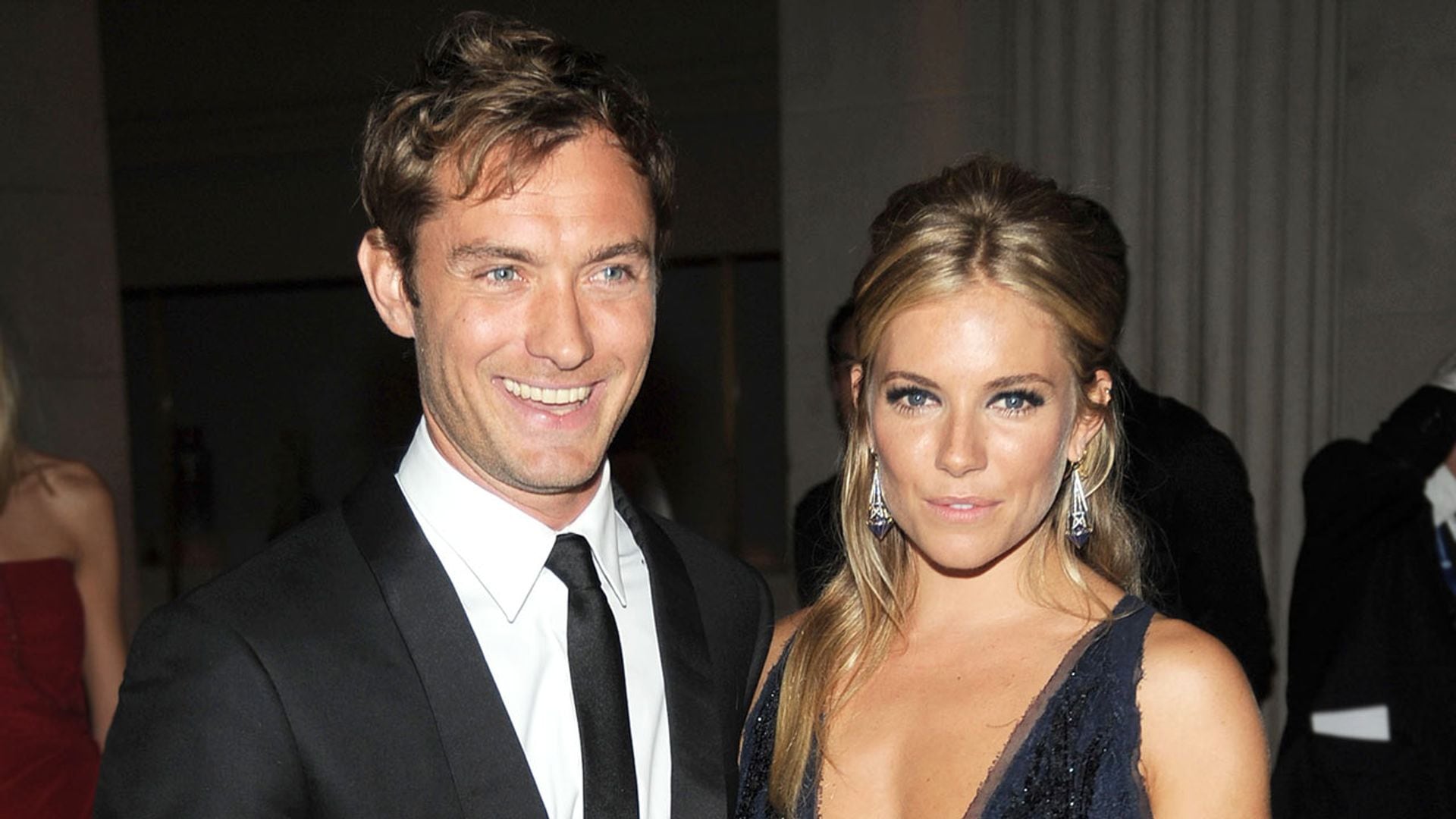 Sienna  Miller habla de la infidelidad de Jude Law y del caos que provocó en su vida