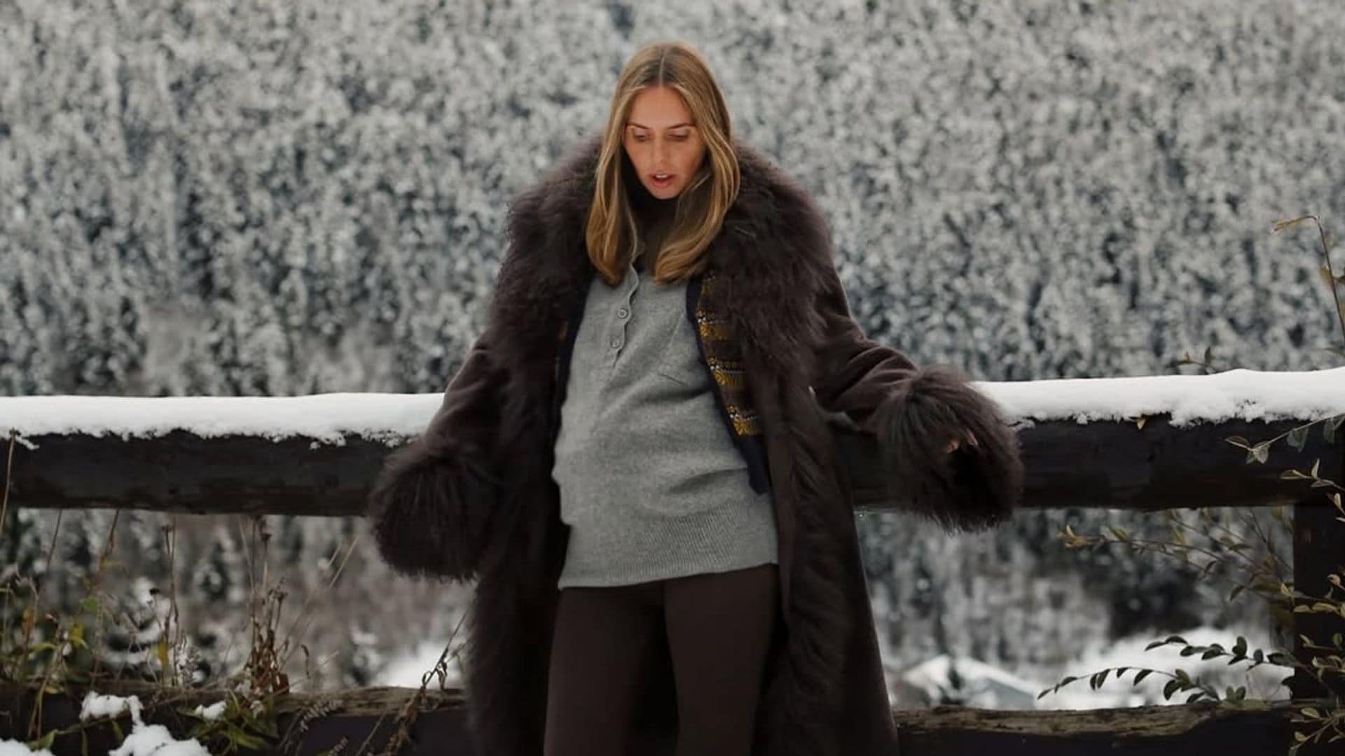 Lucía Bárcena y Dua Lipa, unidas por la prenda de invierno que llevaban las estrellas de rock en los 70