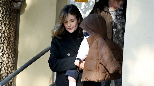 Rebecca Lima con su hijo