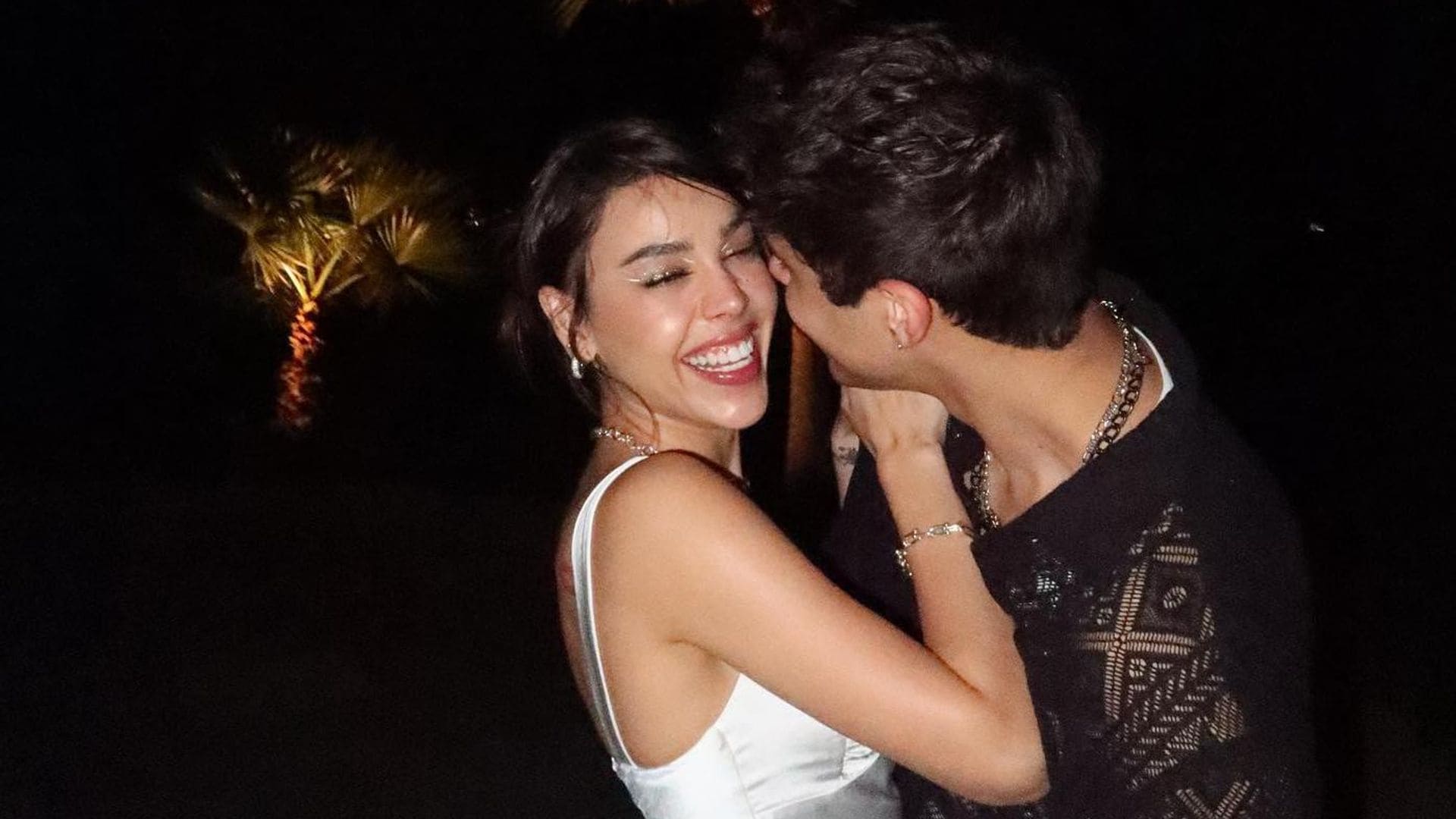 El romántico inicio de año de Danna Paola y Alex Hoyer