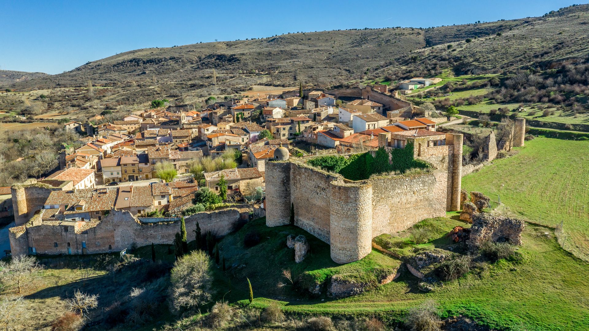 La desconocida villa amurallada de Guadalajara donde sus trigos ancestrales conquistan a los chefs con estrella Michelin de Sigüenza