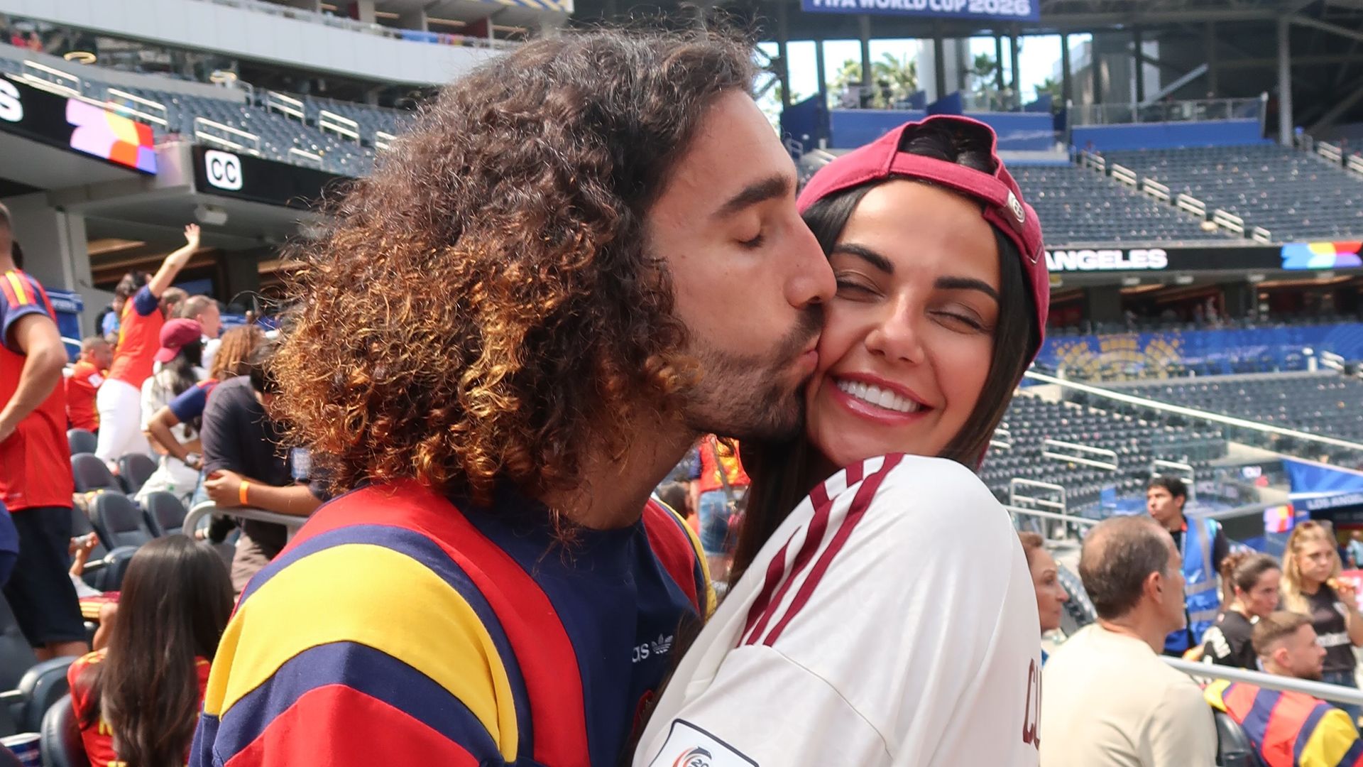 Claudia Rodriguez abre su álbum más personal para felicitara Cucurella por su 28 cumpleaños: “La persona más maravillosa del mundo”