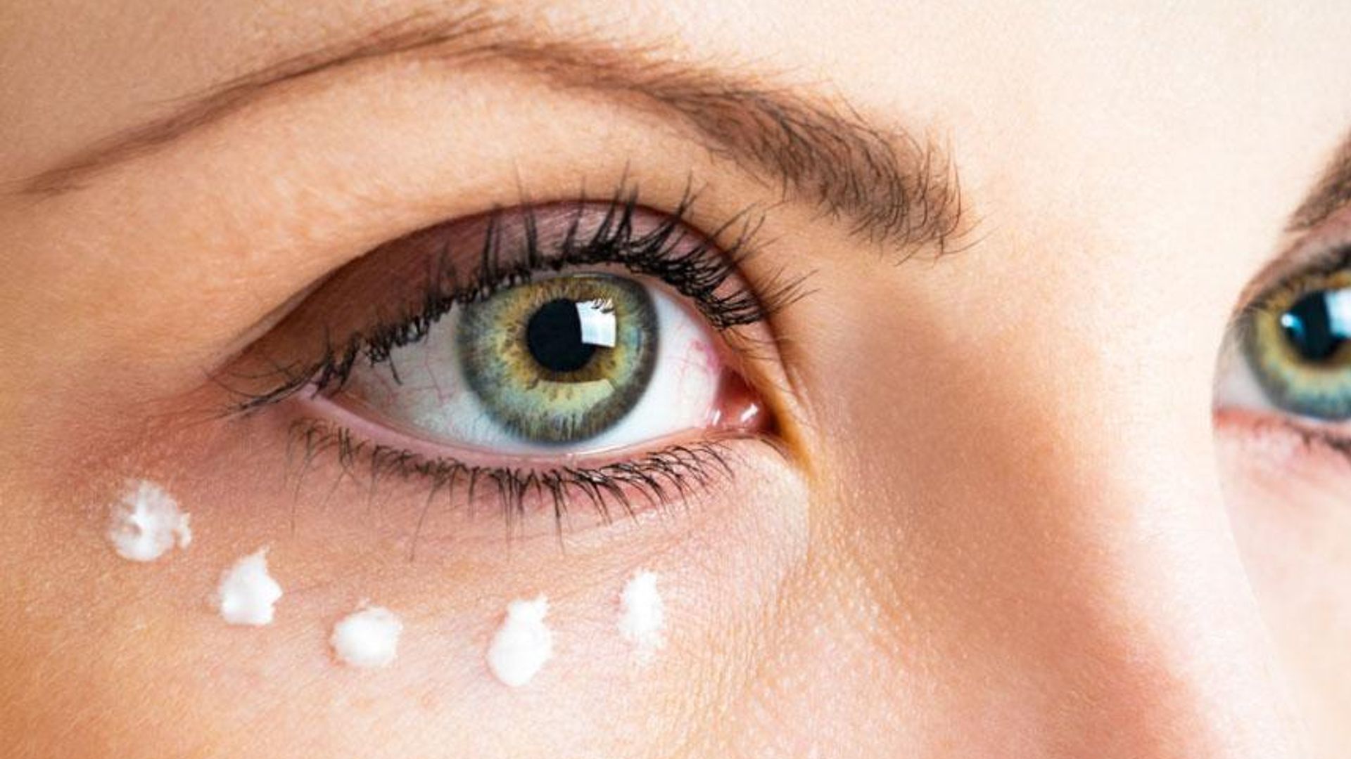 8 productos para combatir las bolsas y ojeras