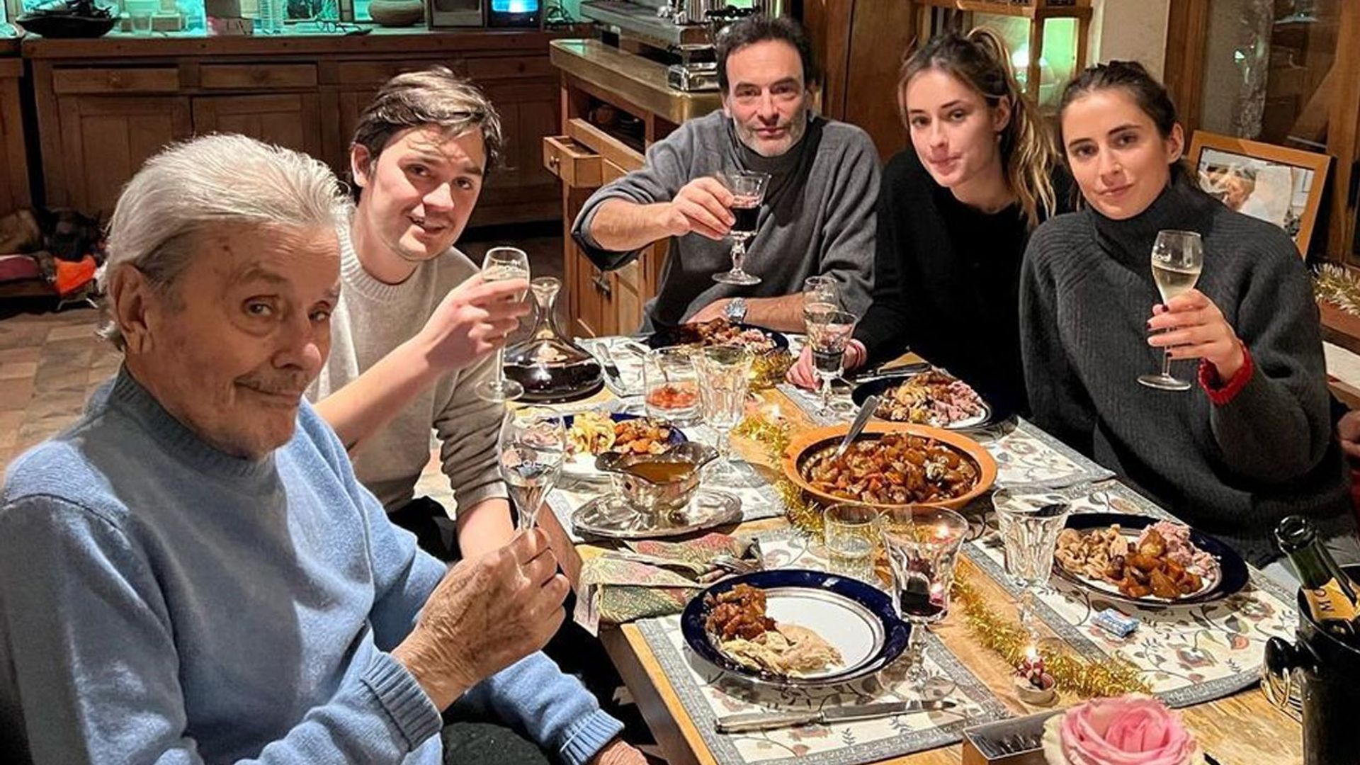 El escándalo familiar de Alain Delon: sus hijos pasan de defender a su padre a enfrentarse entre sí