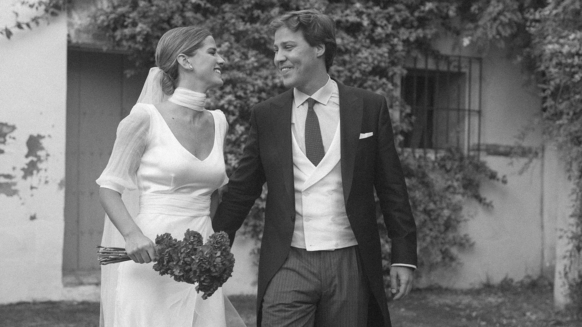 La boda en Sevilla de Blanca, la novia del vestido 'a la italiana'