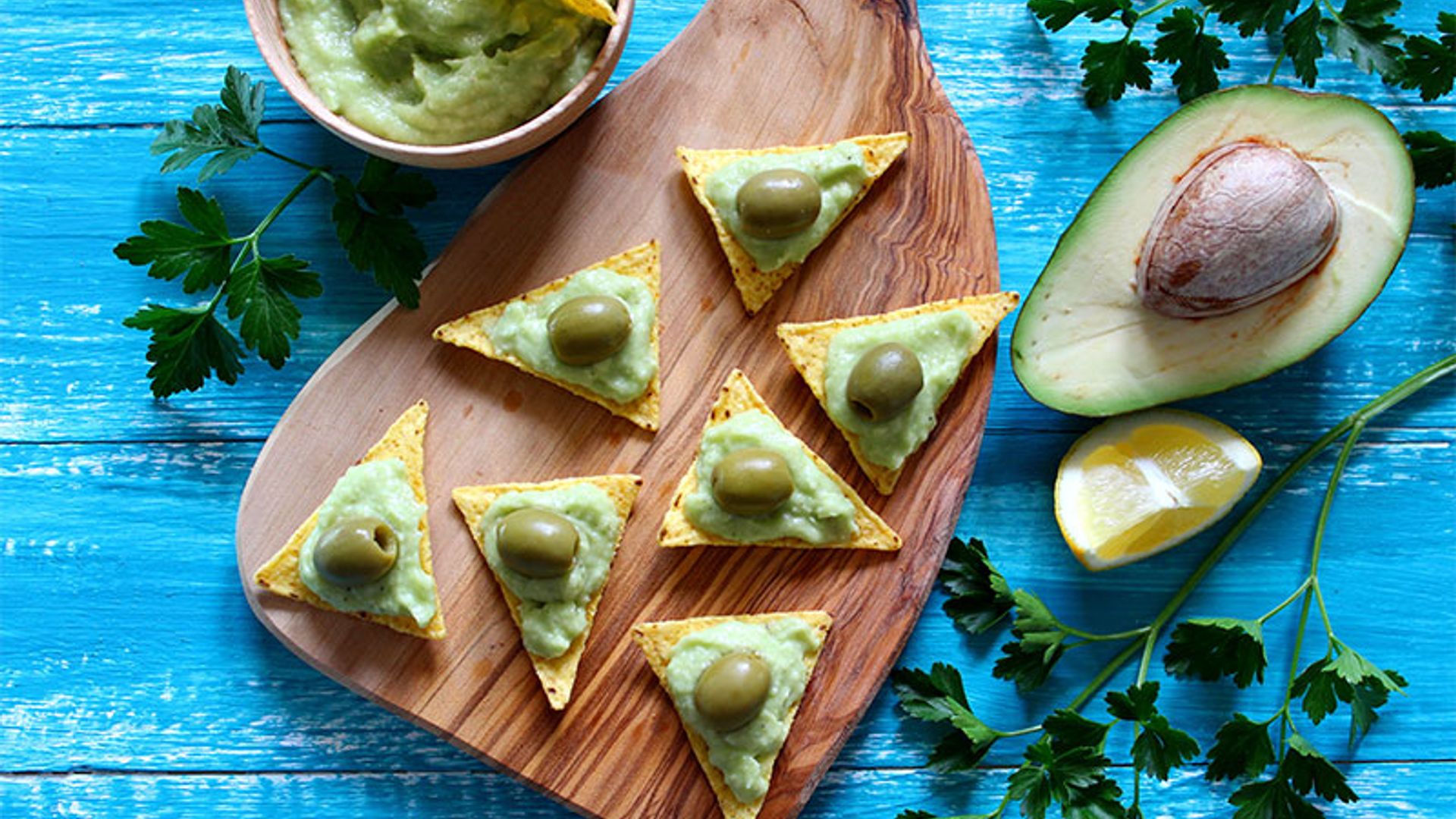Nachos con 'mousse' de guacamole y queso