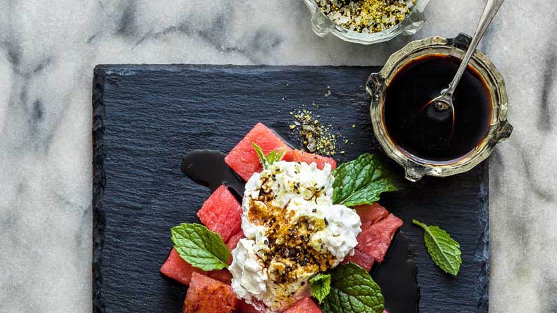 Ensalada de sandía con queso 'labne'