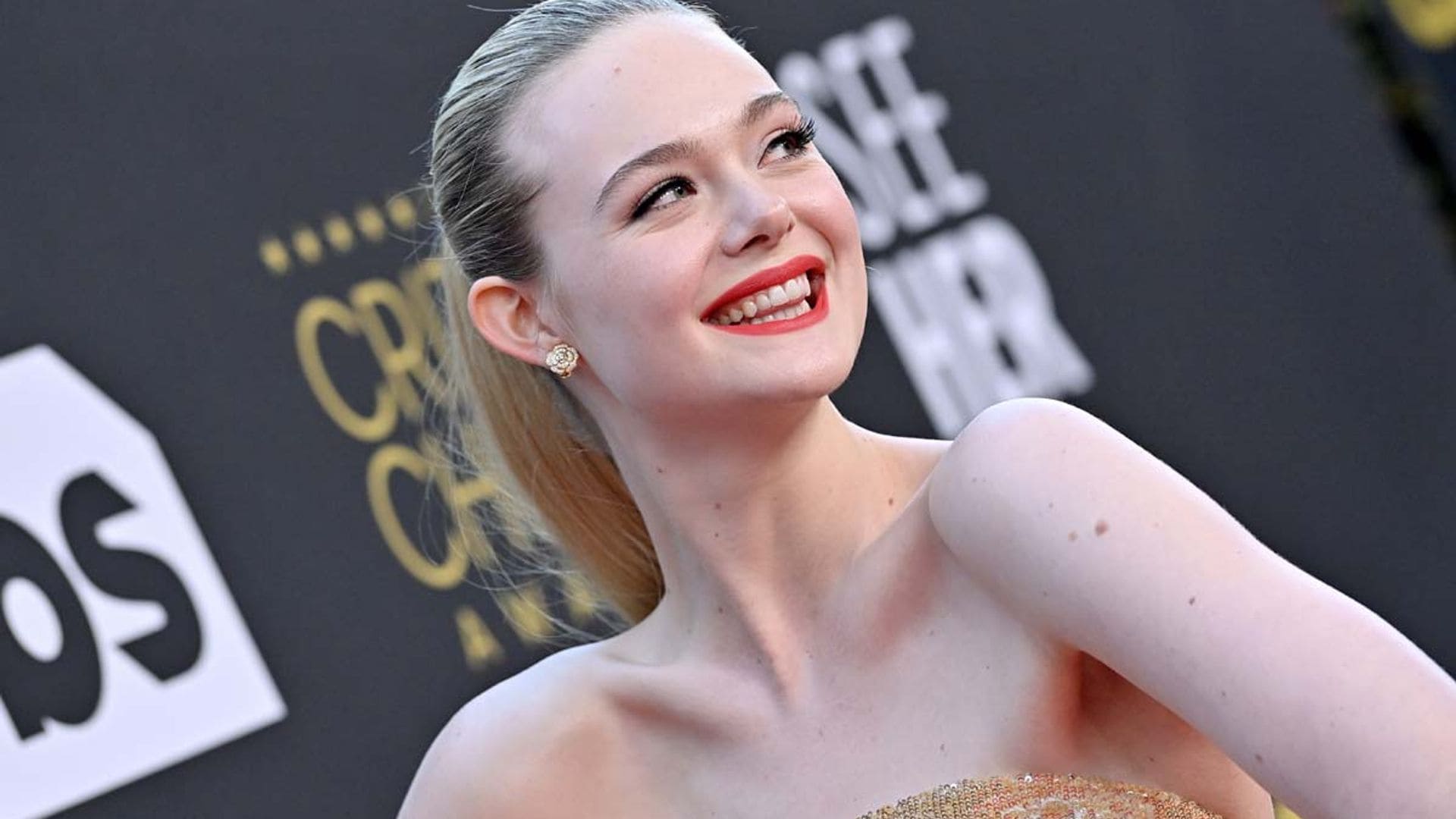 Sabemos en quién se inspiró Elle Fanning y Oscar de la Renta para crear su vestido dorado viral