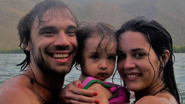 maya hija de m nica spear