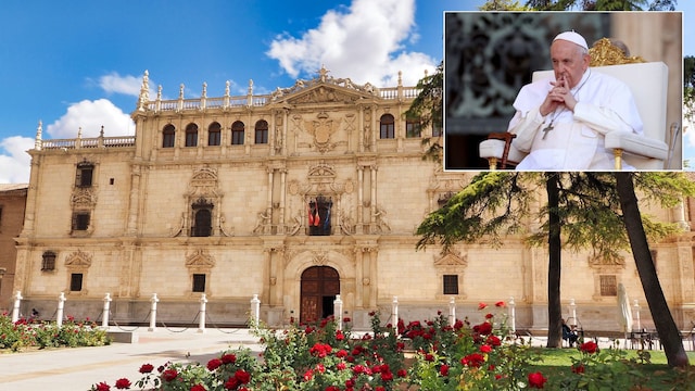 Fachada de la universidad de Alcalá de Henares, la ciudad universitaria española donde residió el papa Francisco cuando aún era Jorge Mario Bergoglio