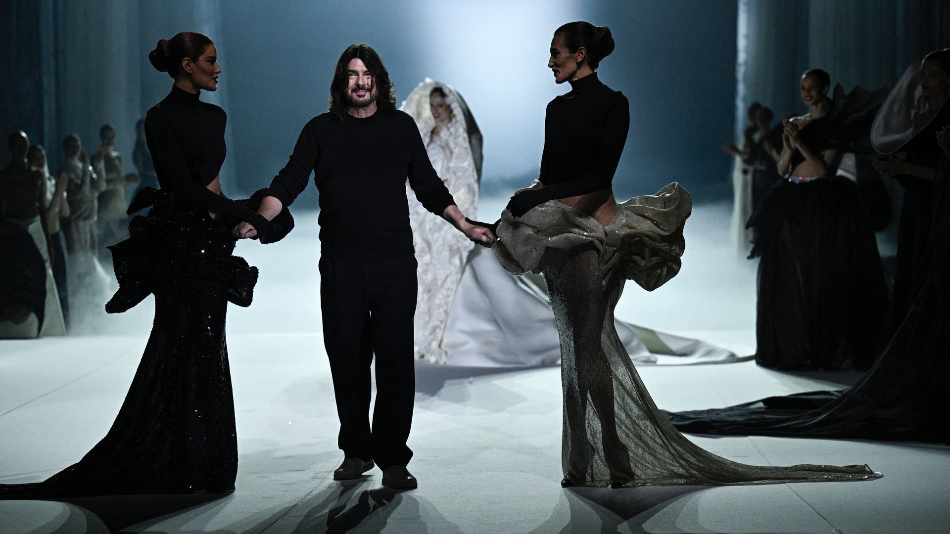 Nieves Álvarez, desfile Stéphane Rolland Alta Costura