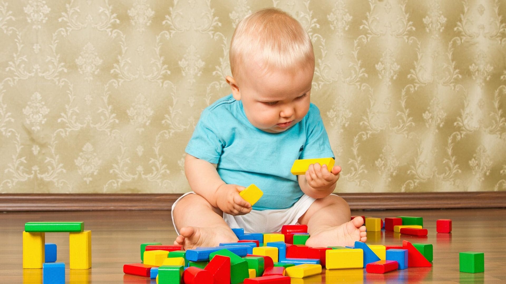 ¿Cómo es el desarrollo de la motricidad fina en los bebés?