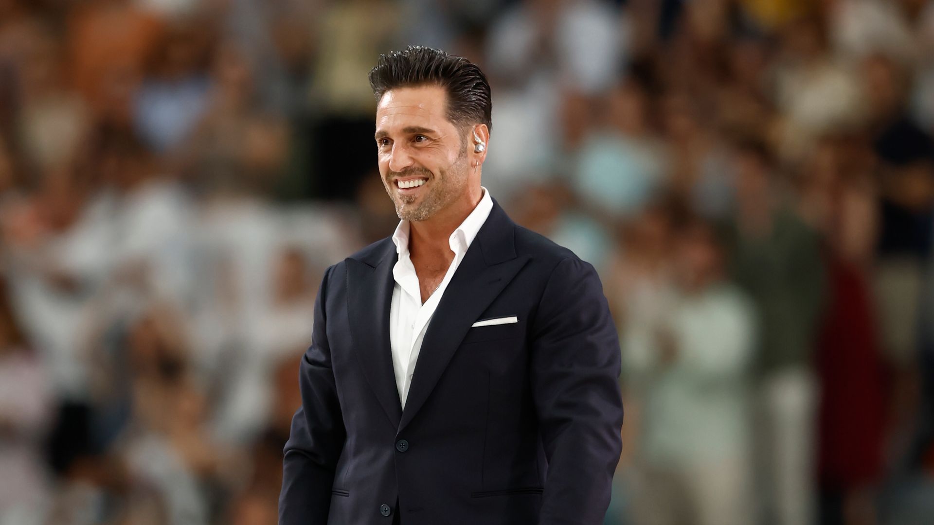 David Bustamante se rompe tras su actuación en el 