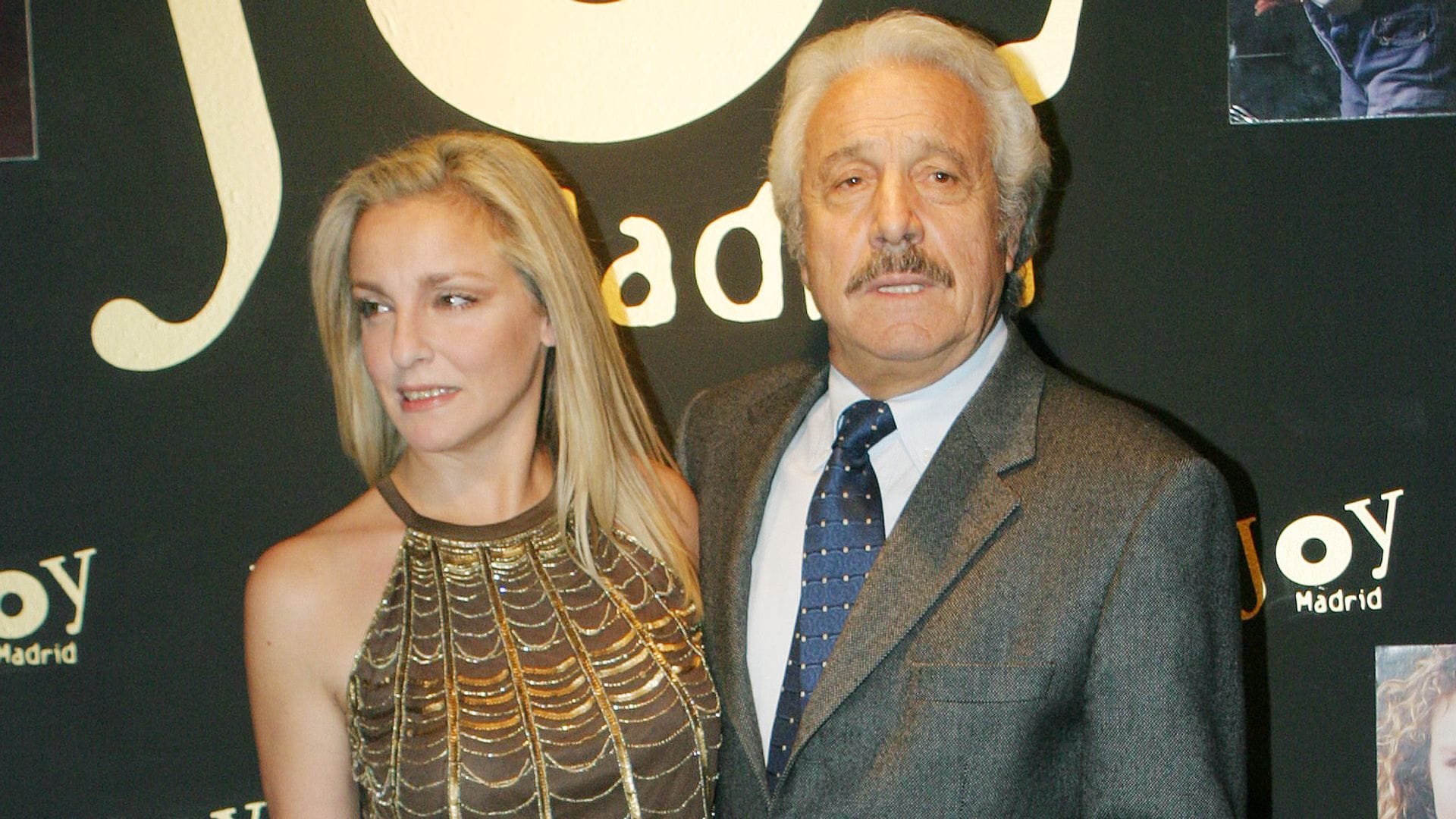 Flavia, hija de Manolo Zarzo, aclara los rumores de mala relación con sus hermanos en el tanatorio de su padre