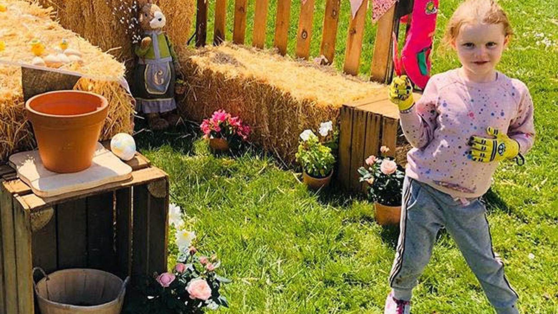 Gabriella y Jacques de Mónaco felicitan la Semana Santa convertidos en unos auténticos jardineros