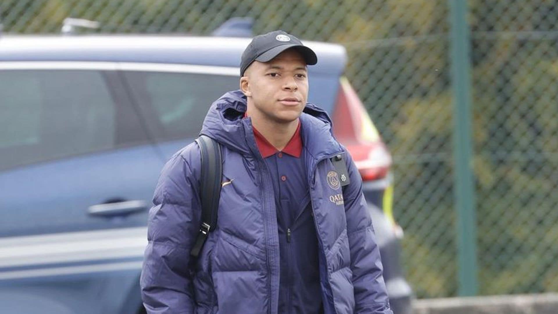 Kylian Mbappé ya tiene el coche que le regala el Real Madrid pero no puede conducirlo