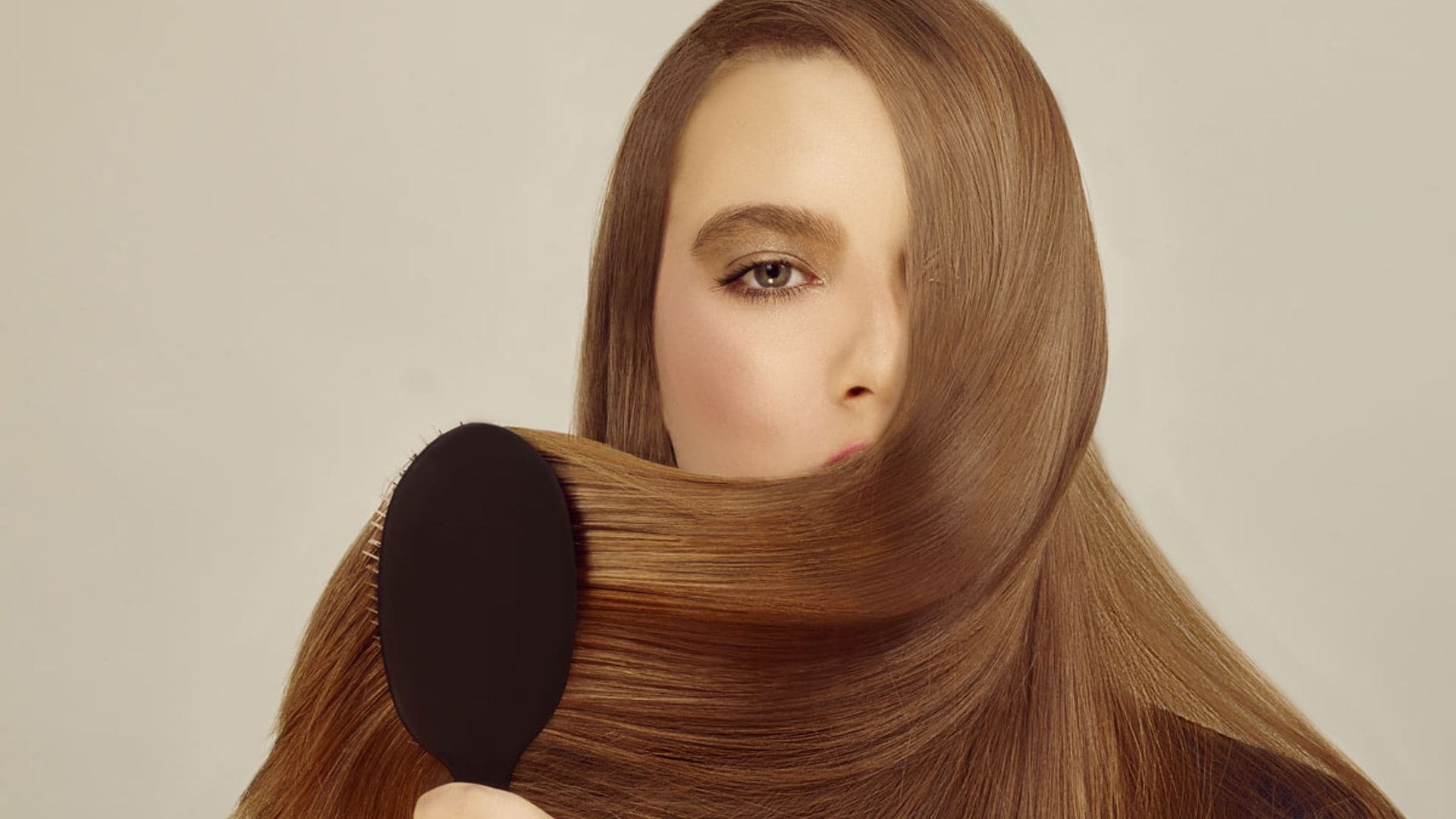 ¡Olvídate de la plancha! Con este cepillo eléctrico tu pelo estará liso en cinco minutos