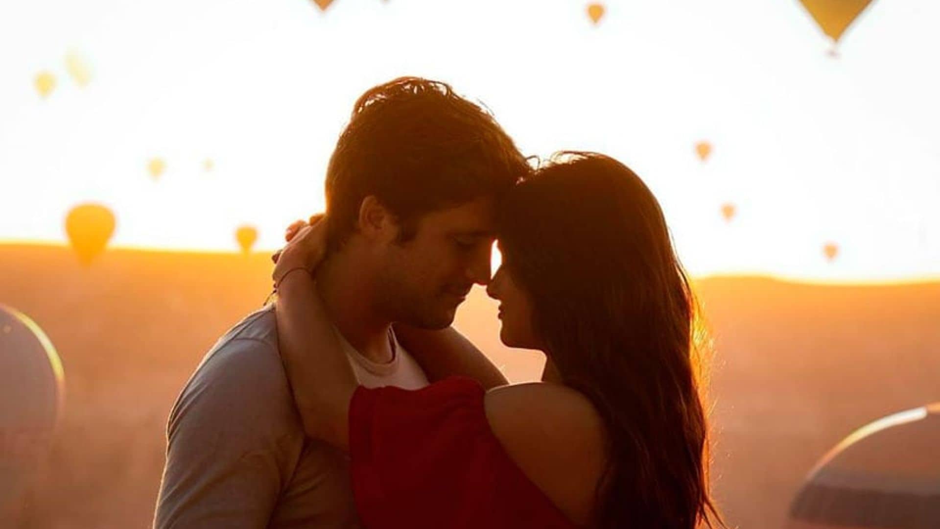 ¡Es oficial! Diego Boneta y Renata Notni presumen su amor en sus románticas vacaciones