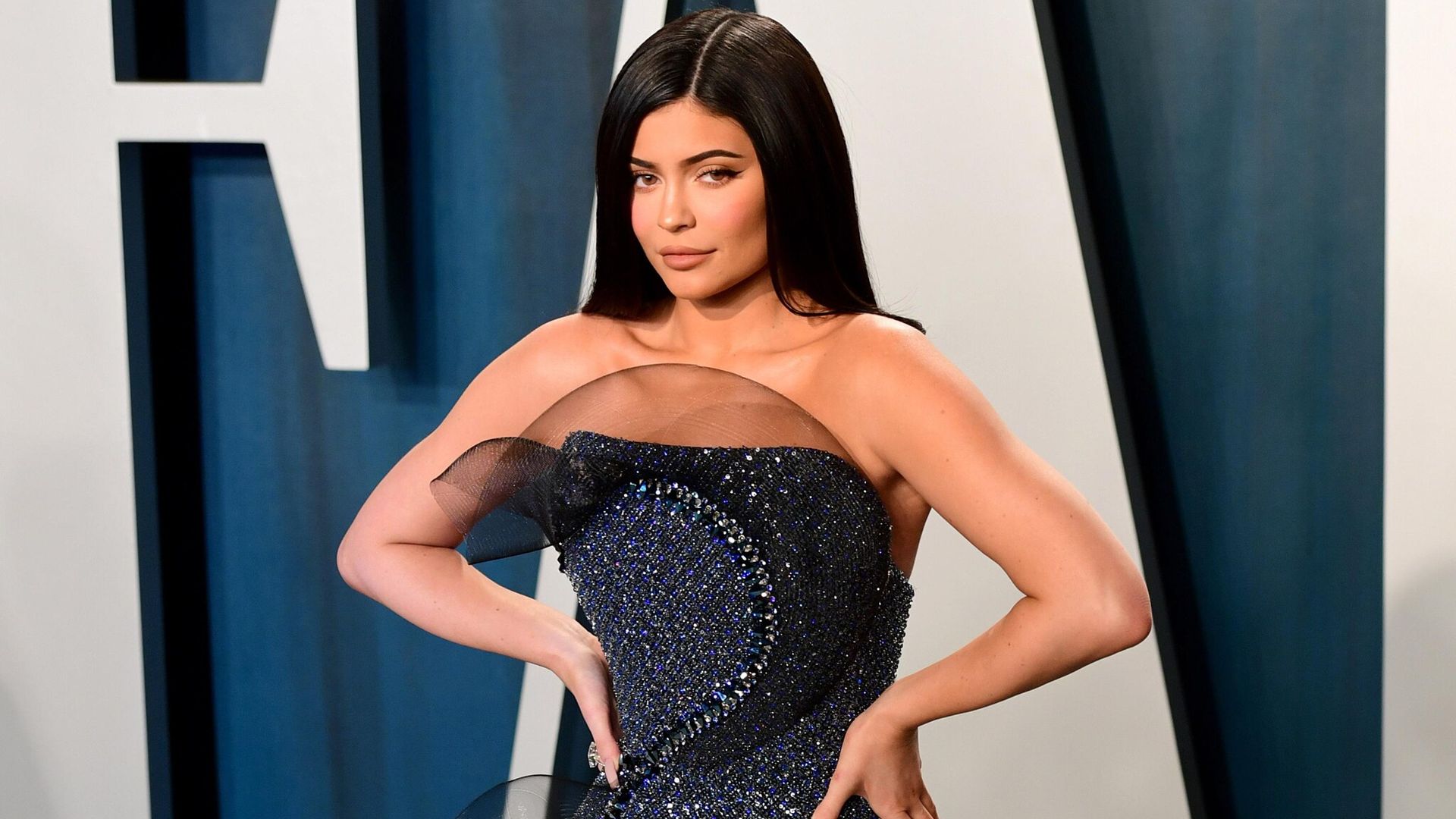 Kylie Jenner y su ajustado vestido para los Oscar, ¡no se podía ni sentar!