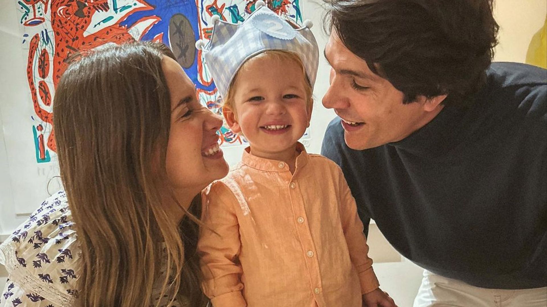 ¡Globos, regalos y un roscón para soplar las velas! María Pombo y Pablo Castellano celebran el cumple de Martín