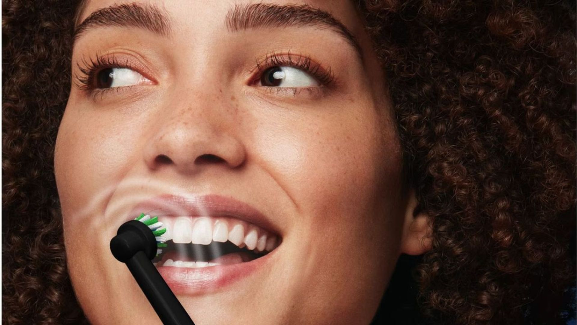 ¡Alerta oferta! Uno de los cepillos más 'pro' de Oral-B está ahora mismo con un 50% de descuento