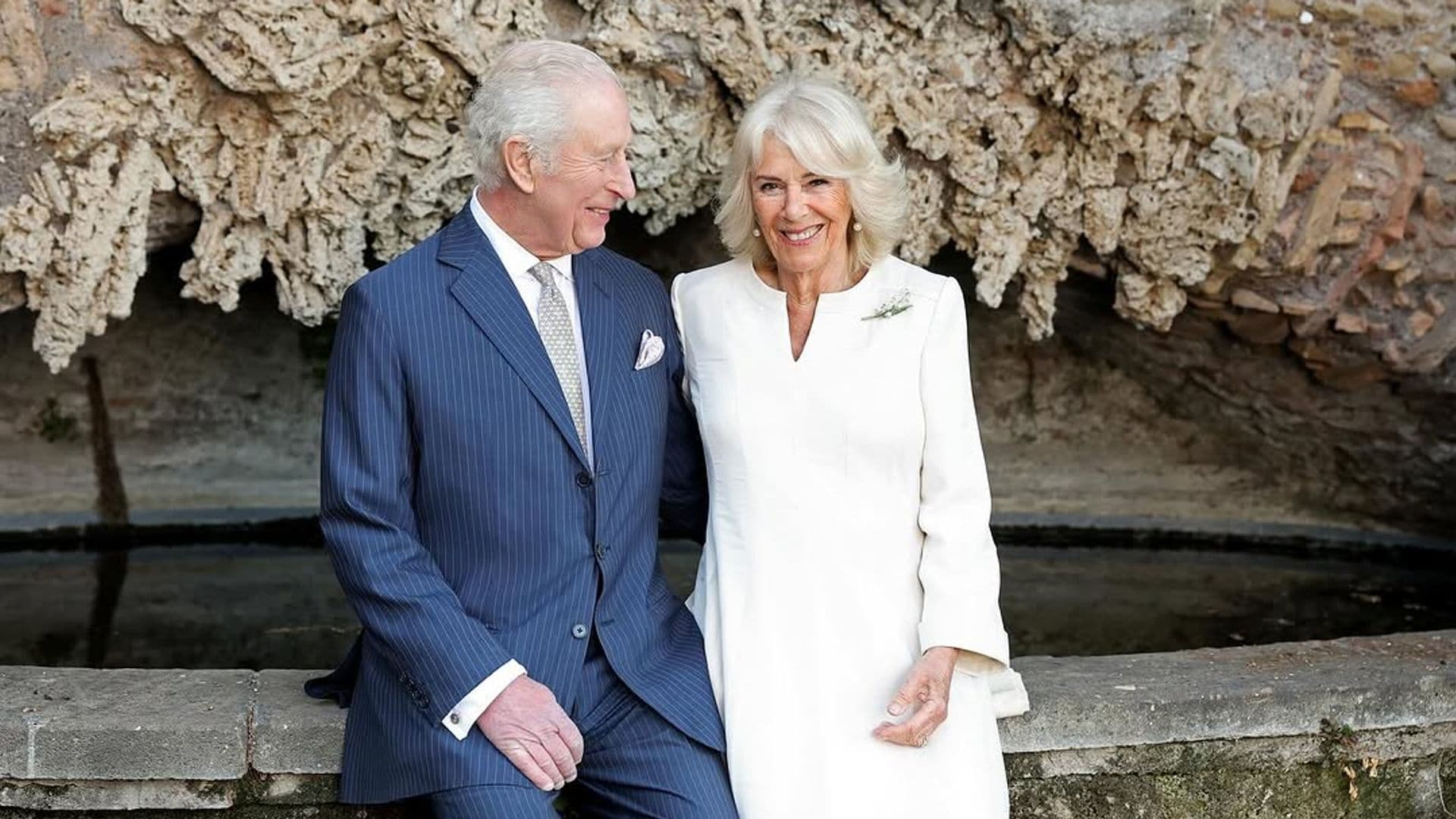 El primer plan de los reyes Carlos y Camilla en Roma: un romántico posado por su 20 aniversario de boda