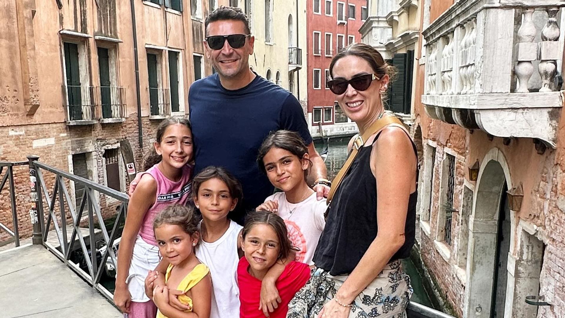 Desde Italia, Jacky Bracamontes y Martín Fuentes comparten vistazos de su verano más inolvidable