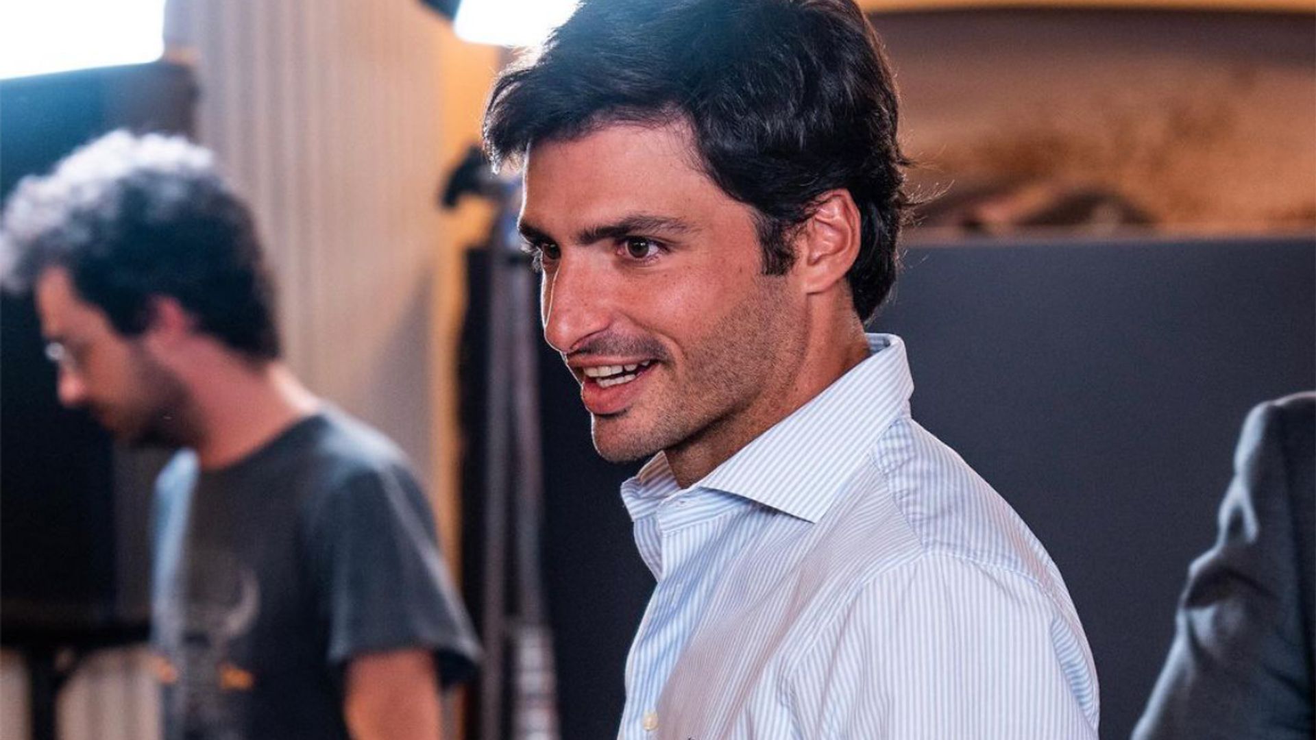 Carlos Sainz Jr y Rebecca Donaldson muy cariñosos tras la victoria del ...