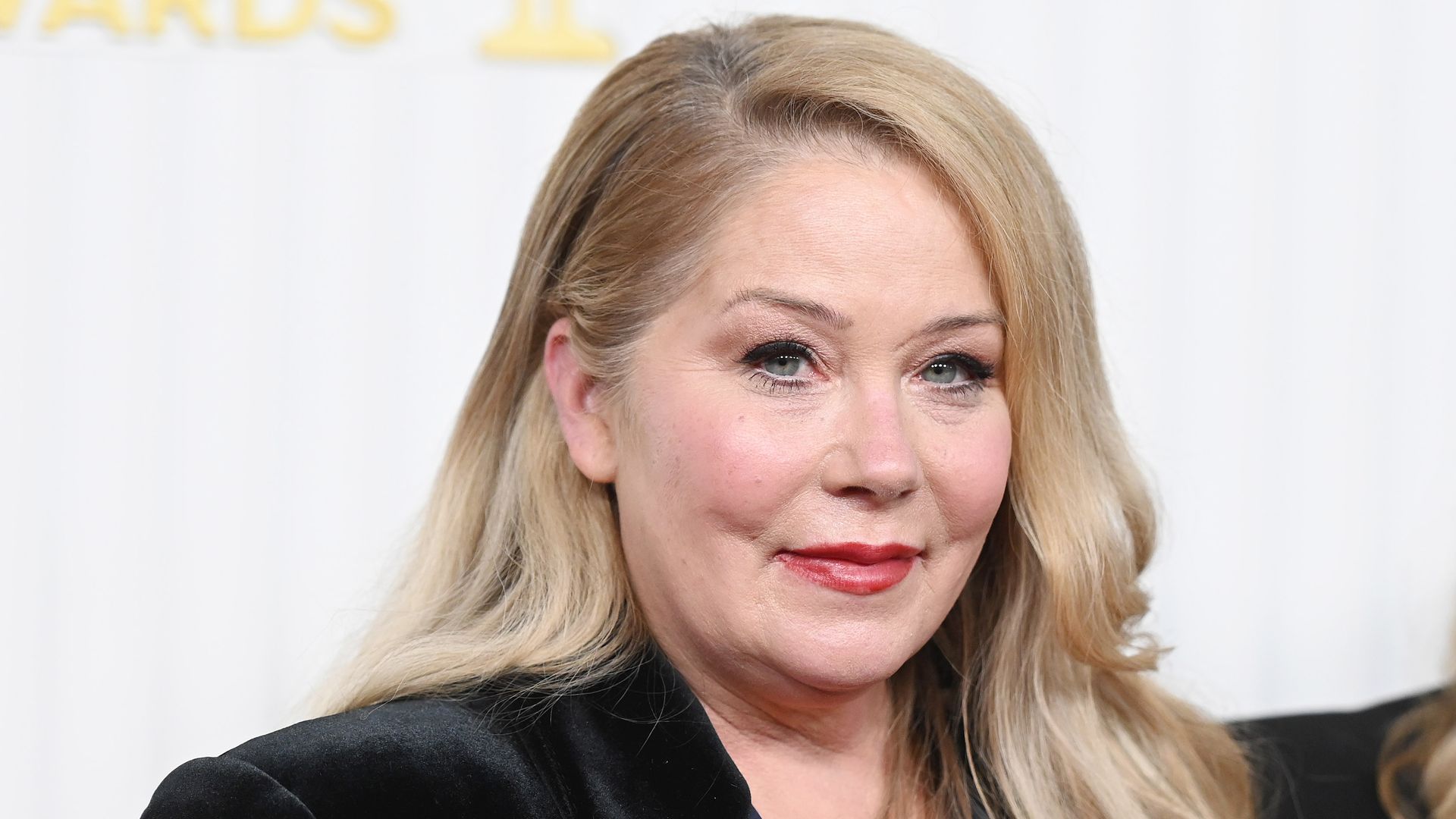 Christina Applegate, hospitalizada en medio de su dolorosa lucha contra la esclerosis múltiple
