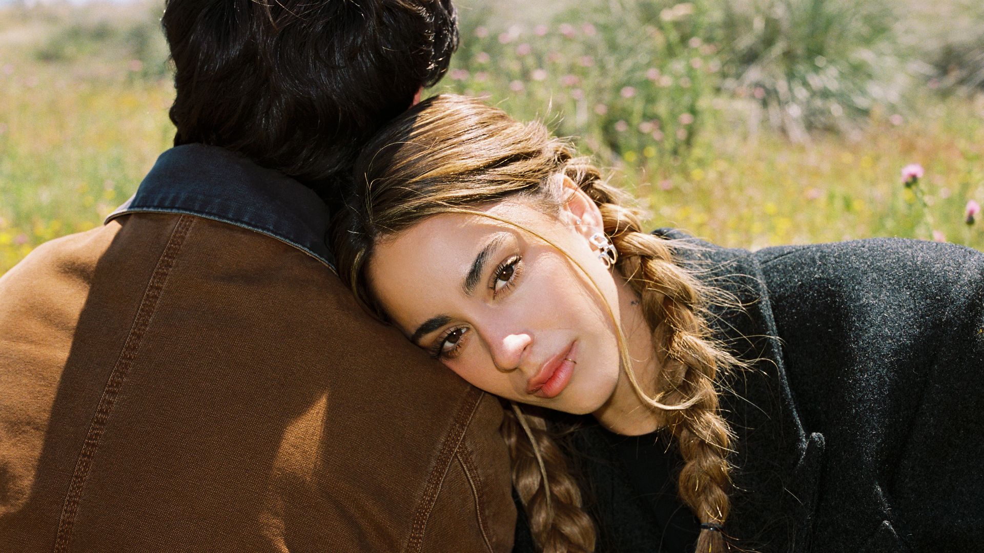 TINI lanza '36 vidas' y Oscar Maydon celebra con 'Esta Navidad'