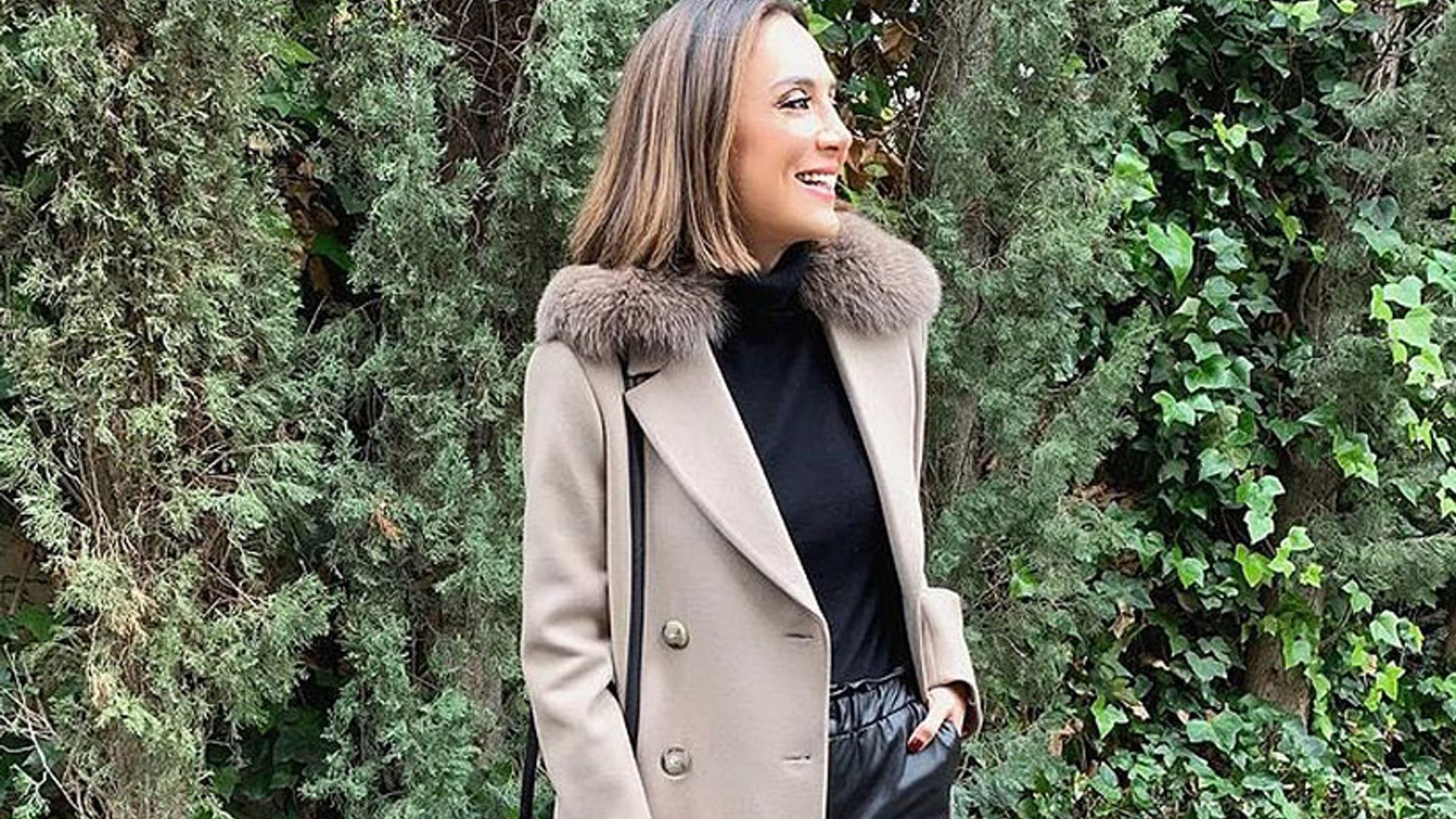 Tamara Falcó muestra su imagen más roquera con pantalones de cuero y botines 'cowboy'