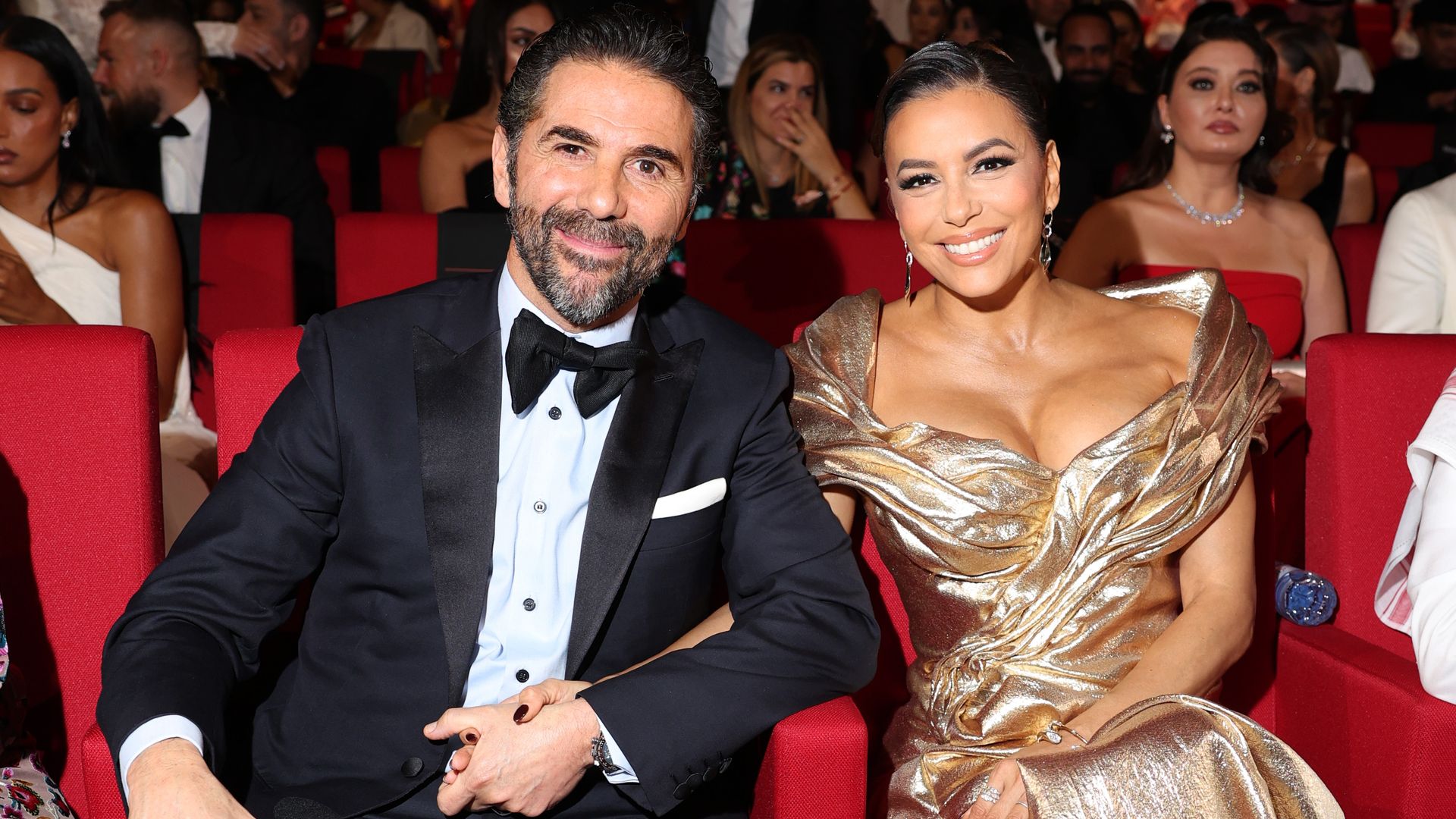 Eva Longoria cuenta cómo su esposo, Pepe Bastón, reacciona a su manera de hablar español