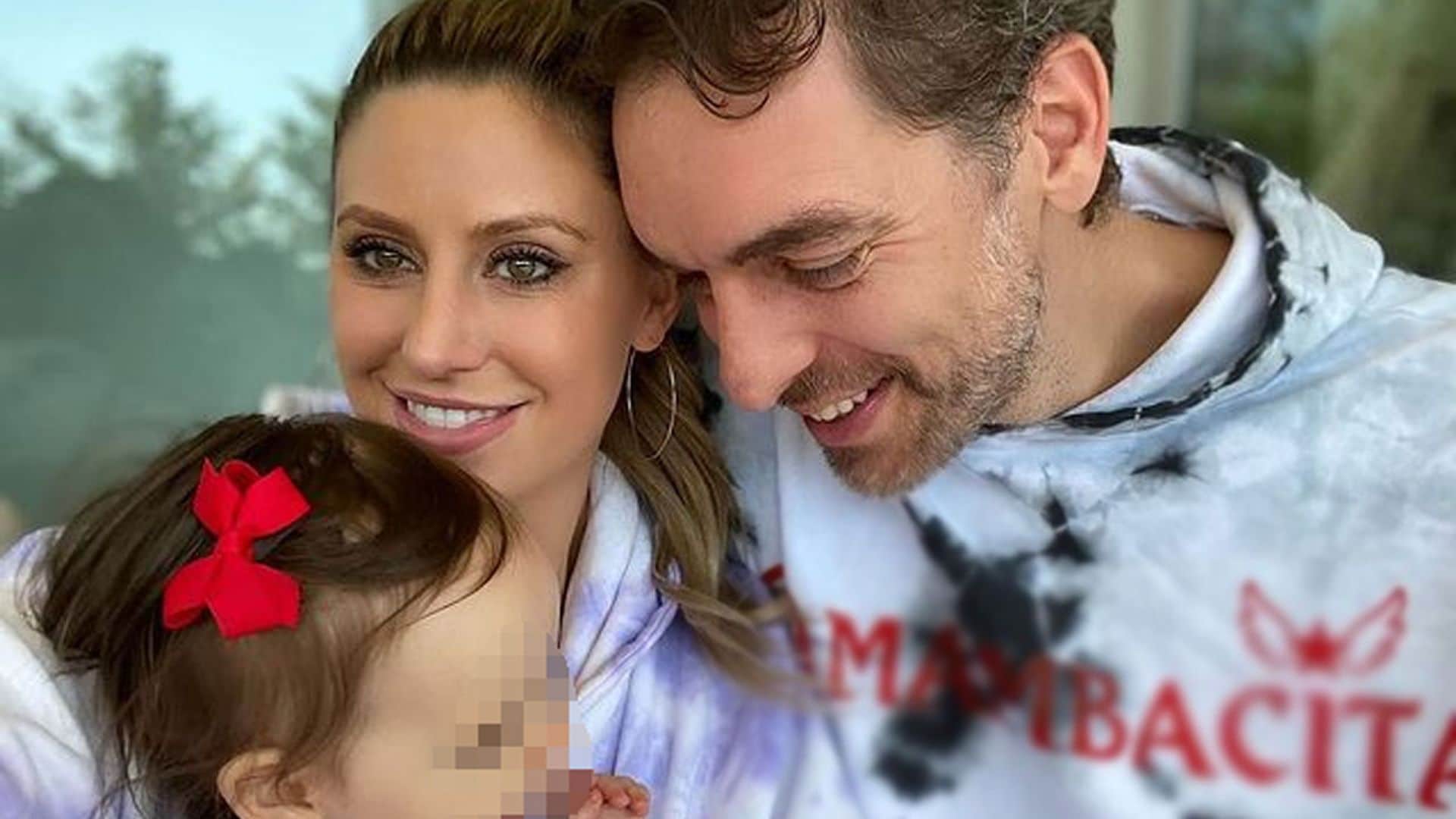 La tierna despedida de Cat McDonnell y su hija a Pau Gasol antes de los Juegos Olímpicos