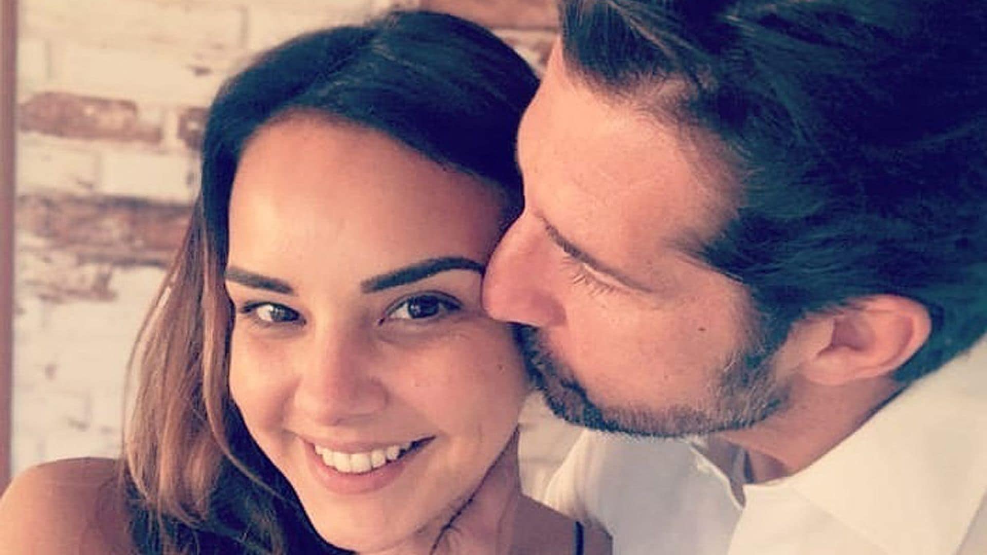La romántica foto de Chenoa con su prometido para dar la bienvenida al mes en el que iban a casarse